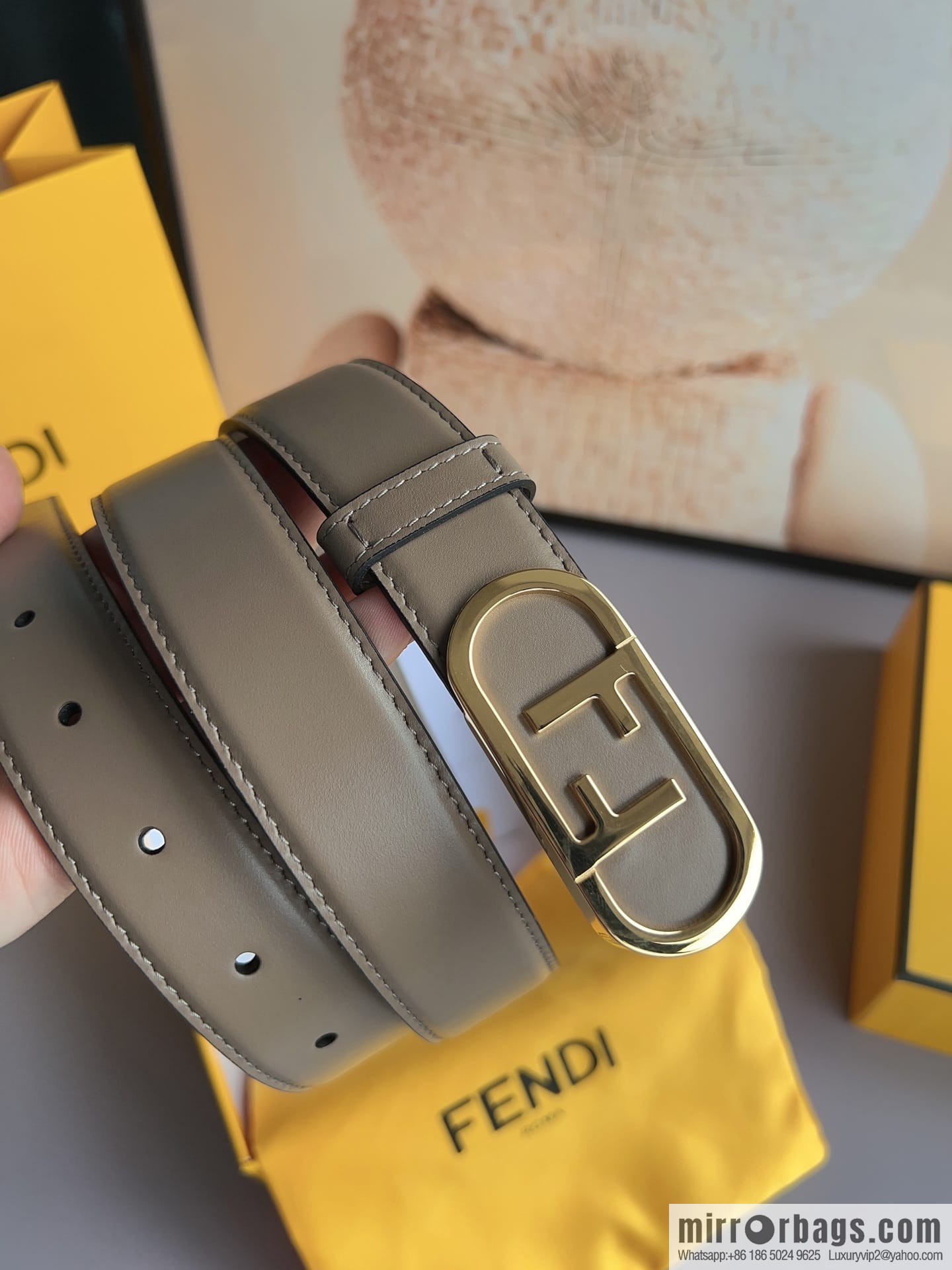 Fendi Fendi, Ladies 3.0cm Corresponds to Logo Metal Buckle Cowhide Belt