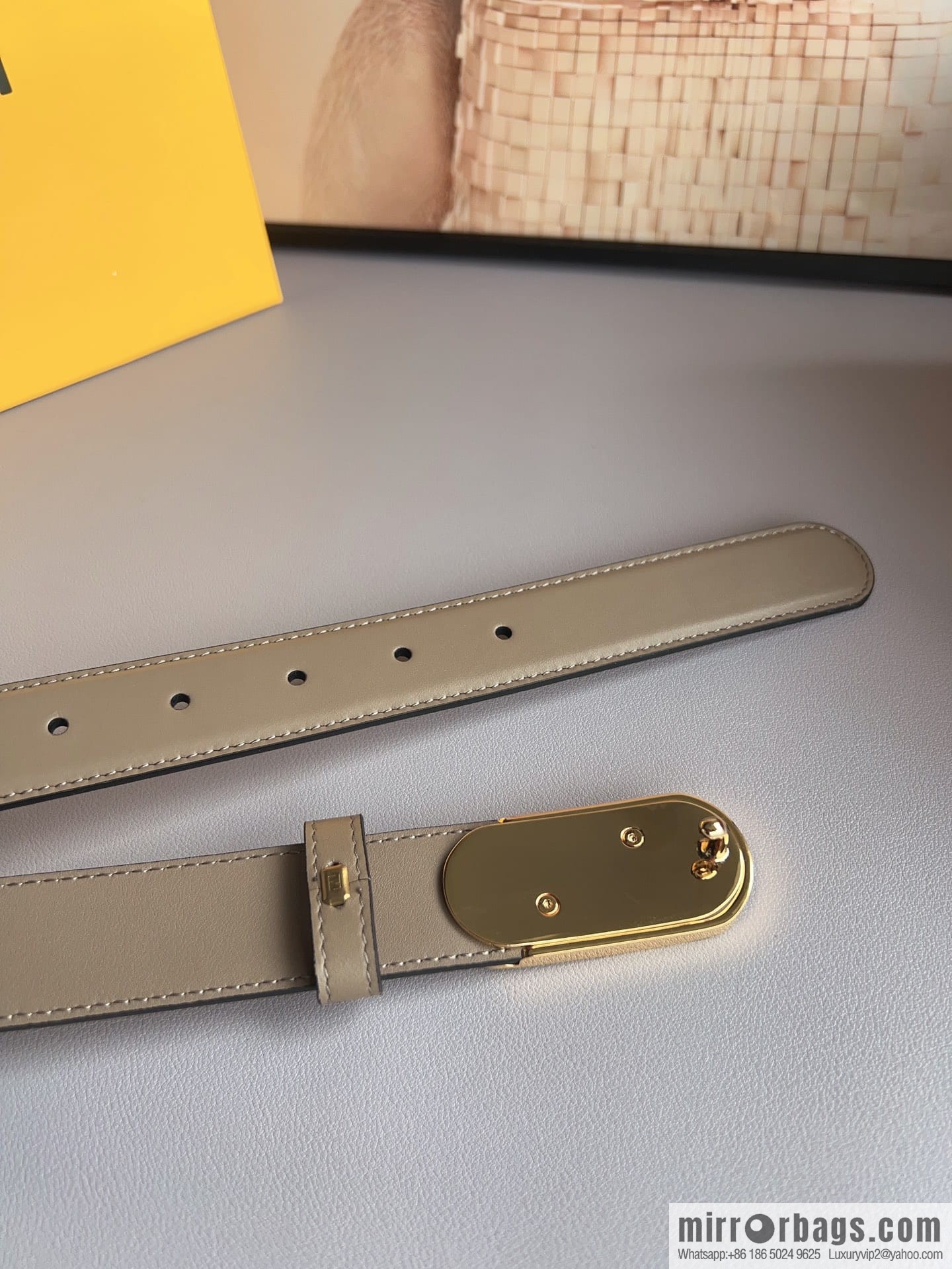 Fendi Fendi, Ladies 3.0cm Corresponds to Logo Metal Buckle Cowhide Belt