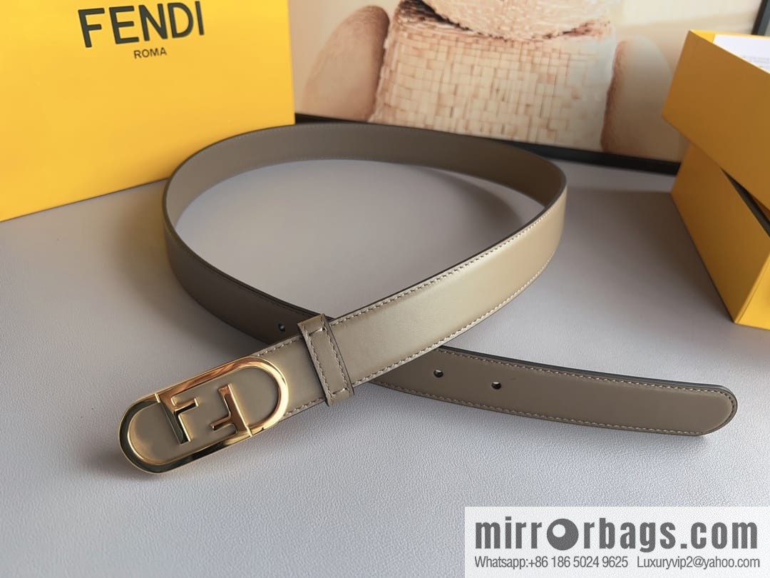 Fendi Fendi, Ladies 3.0cm Corresponds to Logo Metal Buckle Cowhide Belt