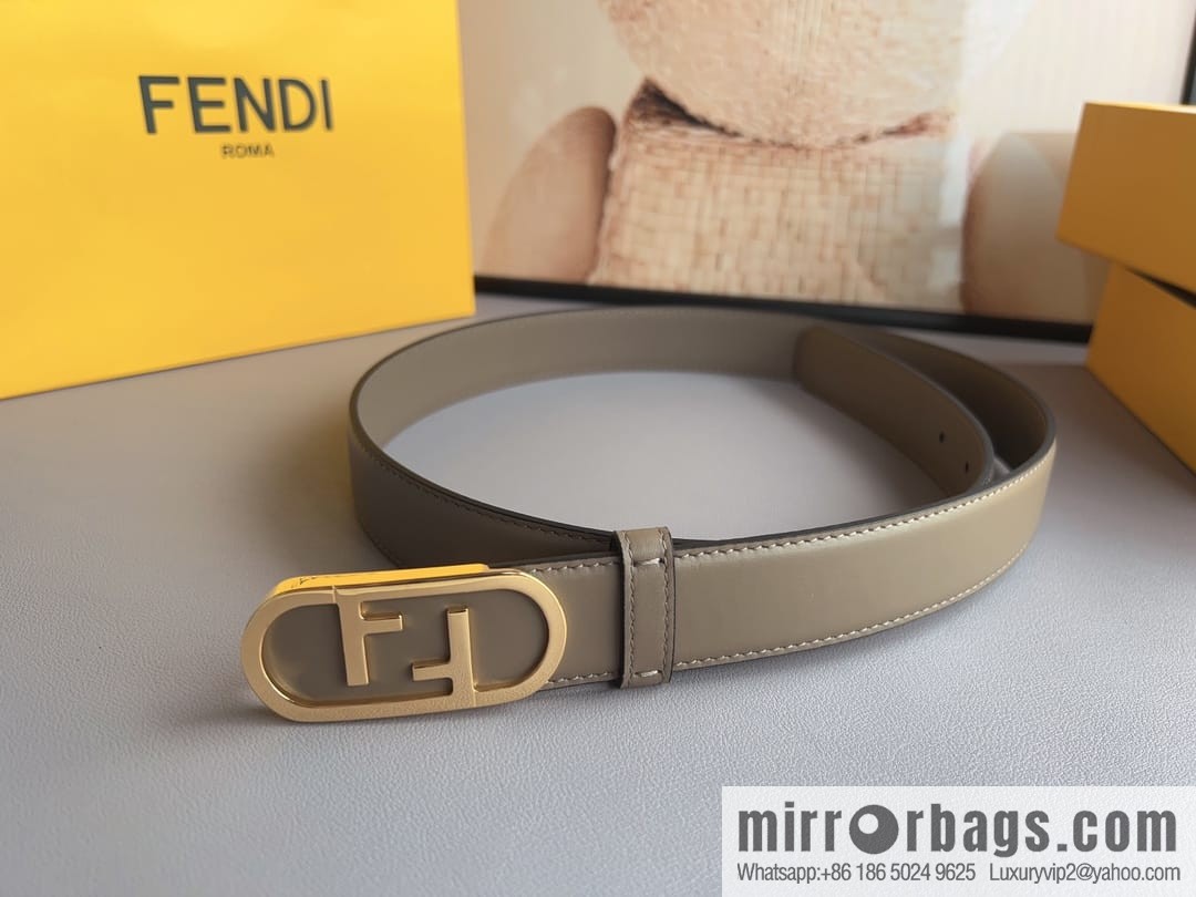 Fendi Fendi, Ladies 3.0cm Corresponds to Logo Metal Buckle Cowhide Belt