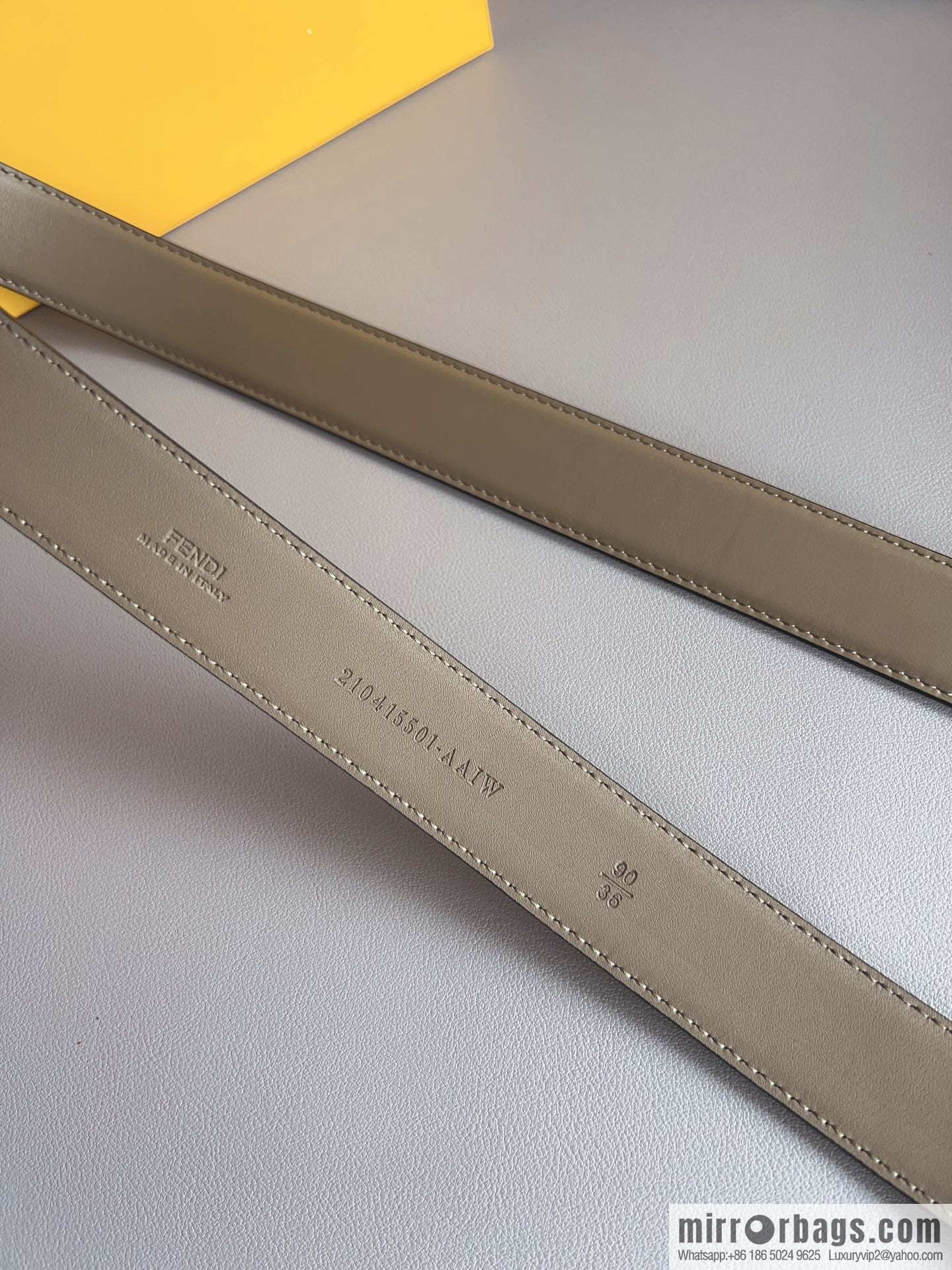 Fendi Fendi, Ladies 3.0cm Corresponds to Logo Metal Buckle Cowhide Belt