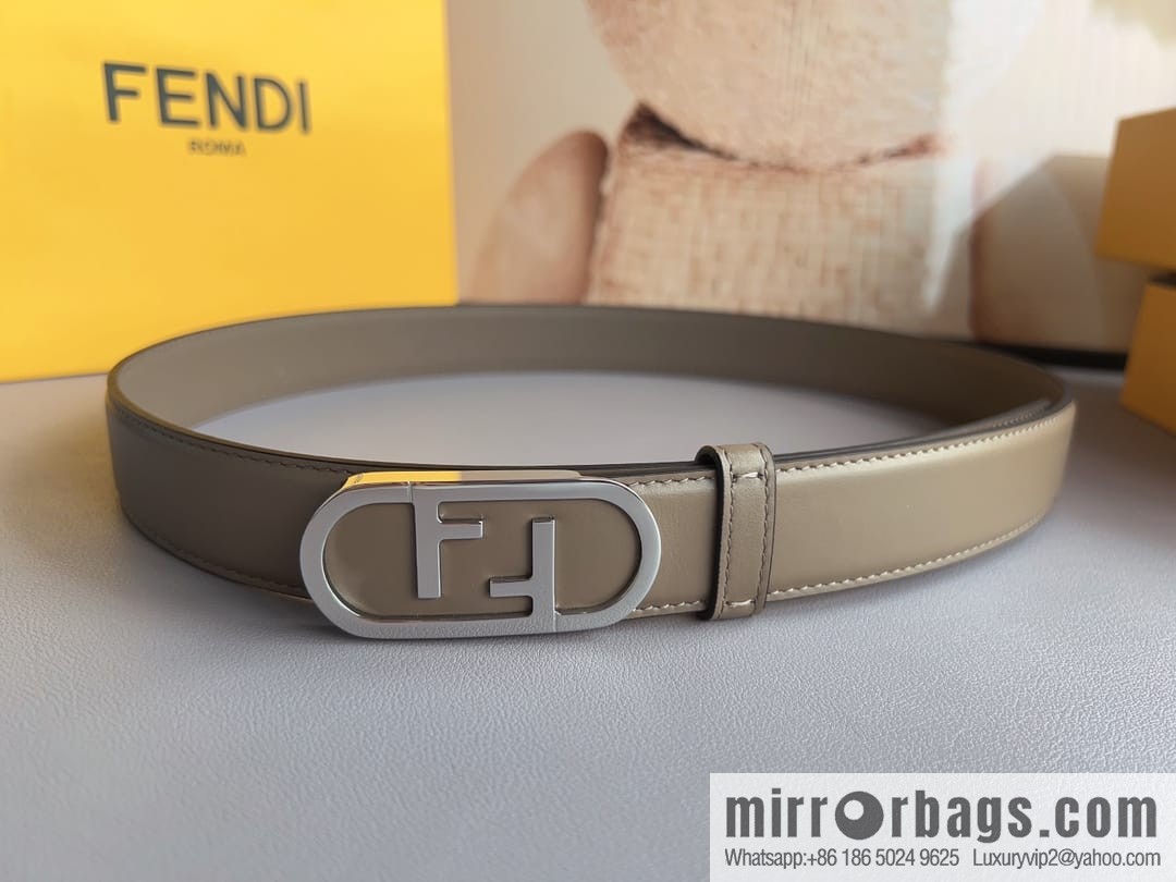 Fendi Fendi, Ladies 3.0cm Corresponds to Logo Metal Buckle Cowhide Belt