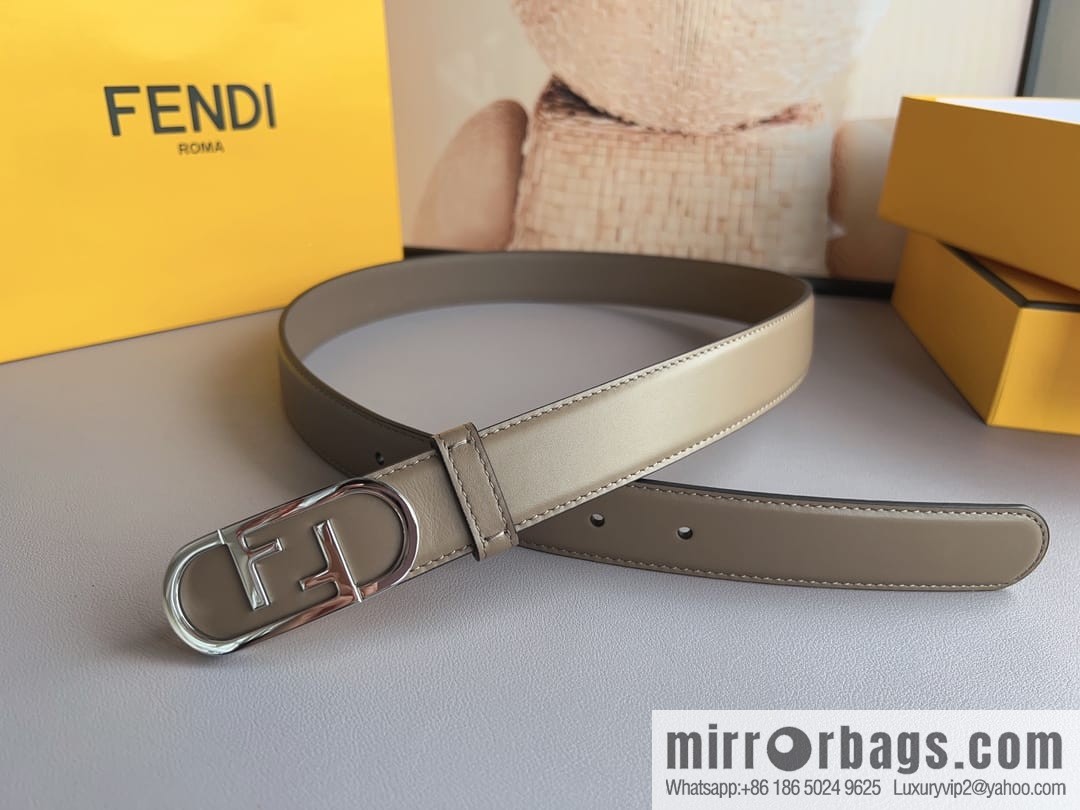 Fendi Fendi, Ladies 3.0cm Corresponds to Logo Metal Buckle Cowhide Belt
