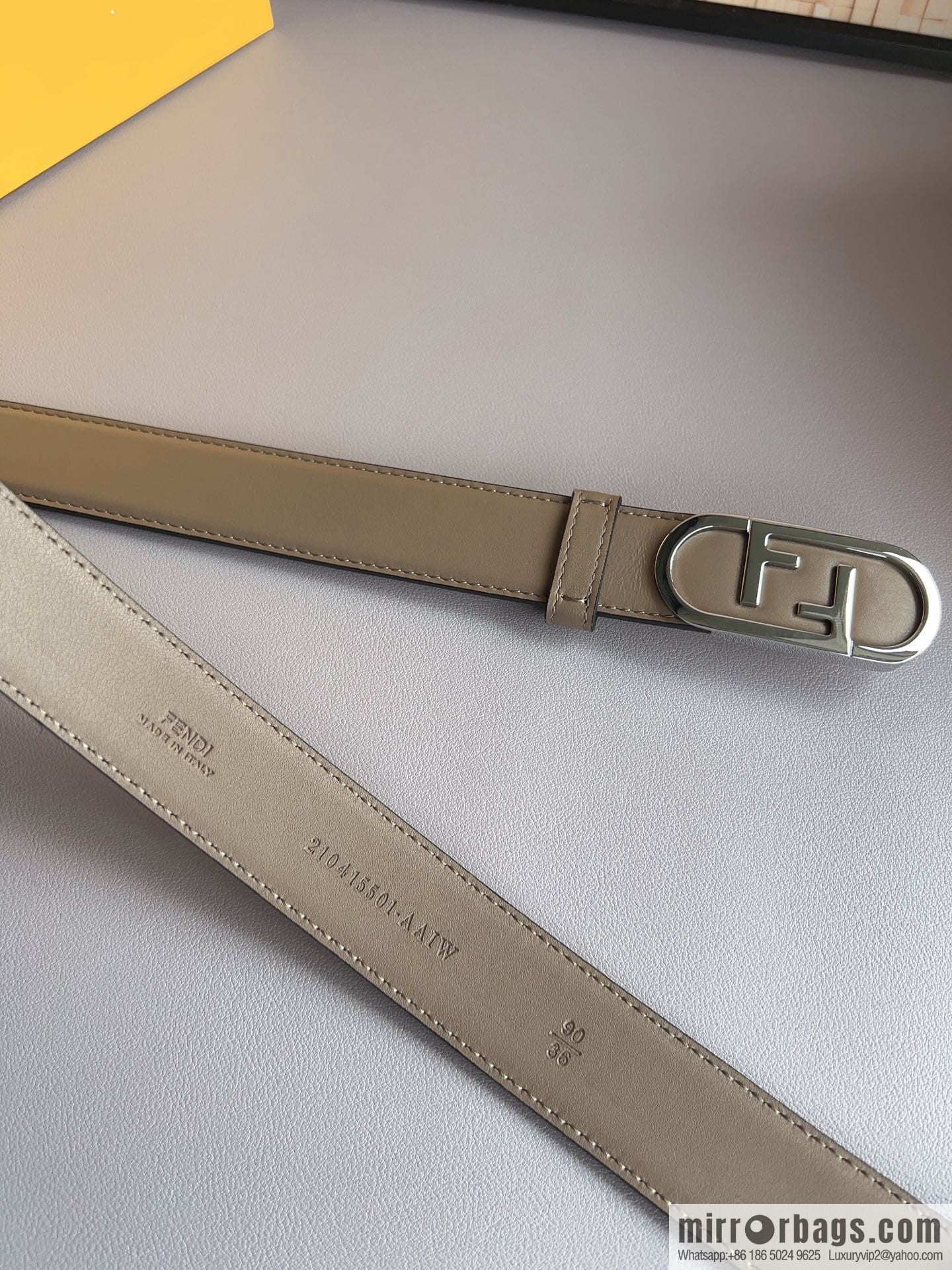 Fendi Fendi, Ladies 3.0cm Corresponds to Logo Metal Buckle Cowhide Belt