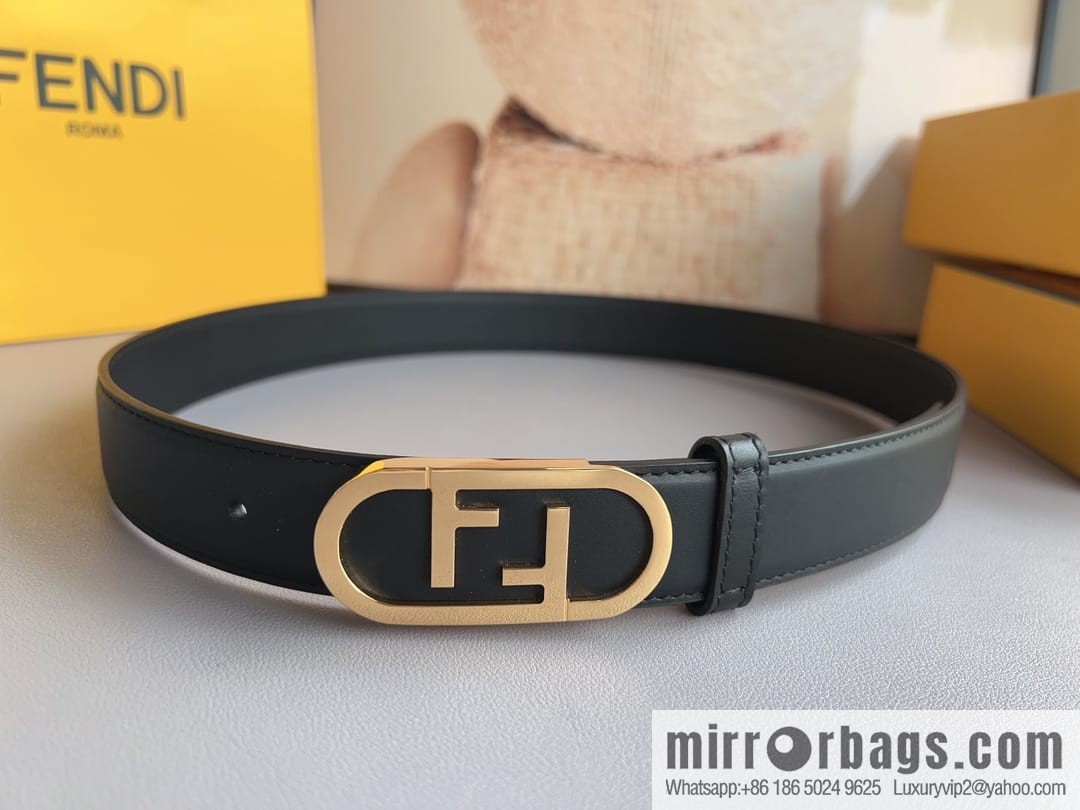 Fendi Fendi, Ladies 3.0cm Corresponds to Logo Metal Buckle Cowhide Belt
