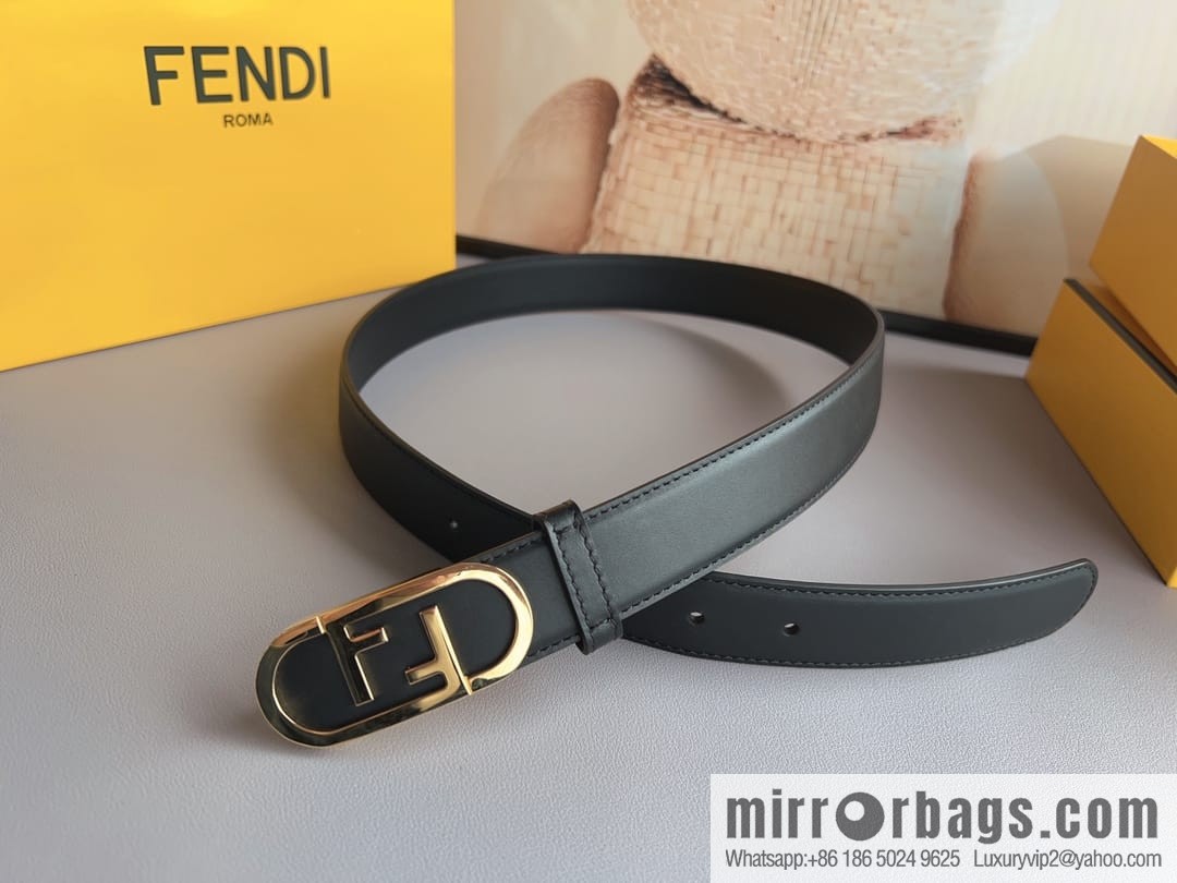 Fendi Fendi, Ladies 3.0cm Corresponds to Logo Metal Buckle Cowhide Belt