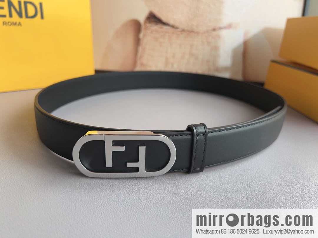 Fendi Fendi, Ladies 3.0cm Corresponds to Logo Metal Buckle Cowhide Belt