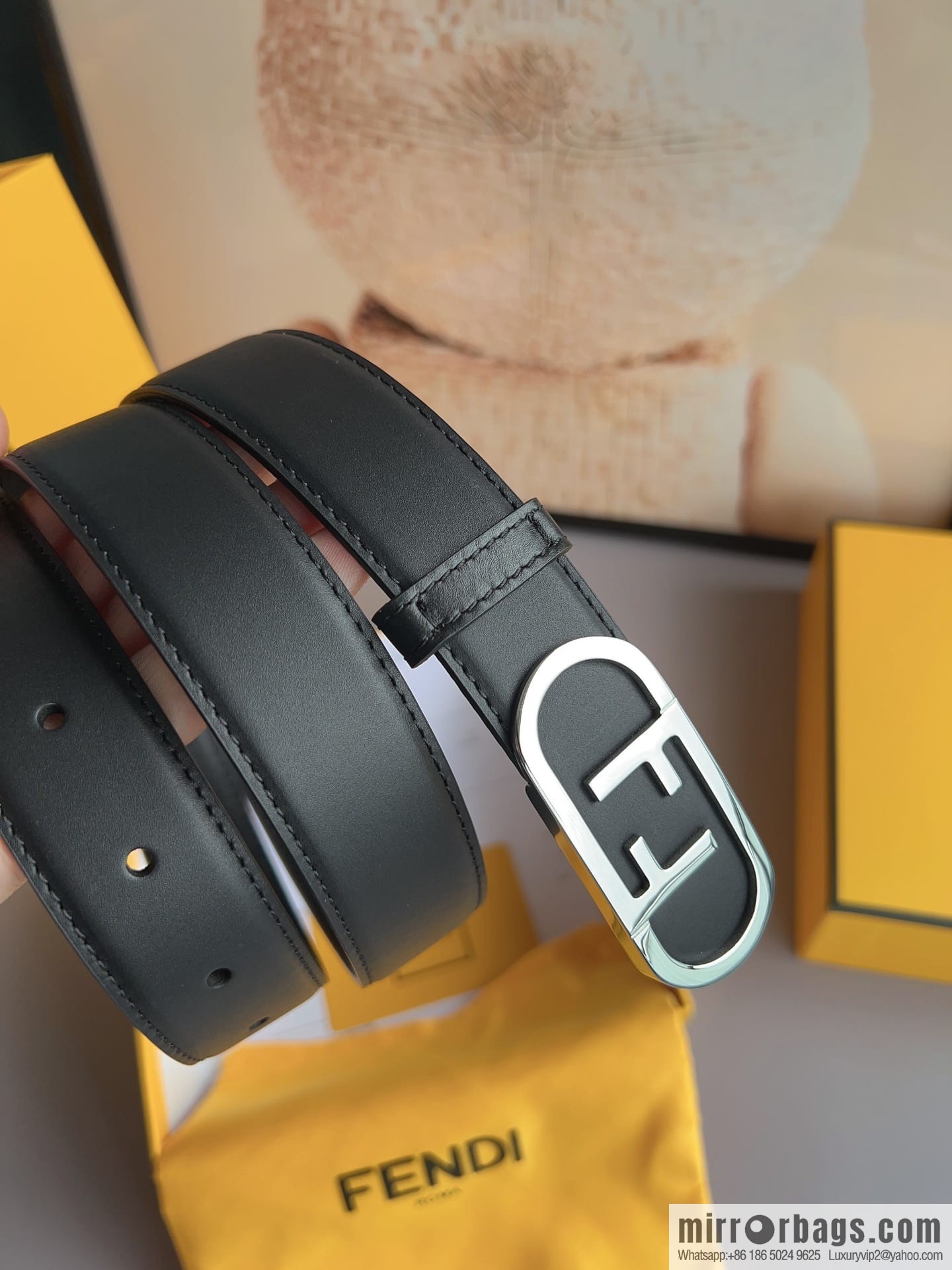 Fendi Fendi, Ladies 3.0cm Corresponds to Logo Metal Buckle Cowhide Belt
