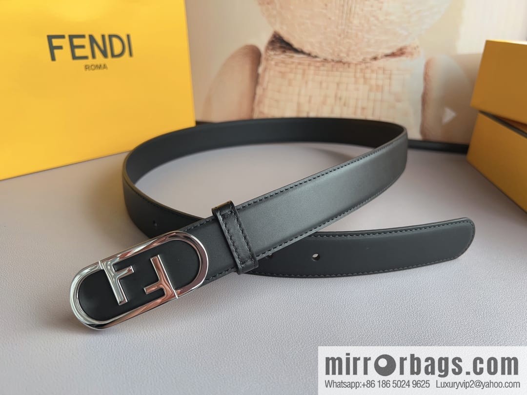 Fendi Fendi, Ladies 3.0cm Corresponds to Logo Metal Buckle Cowhide Belt