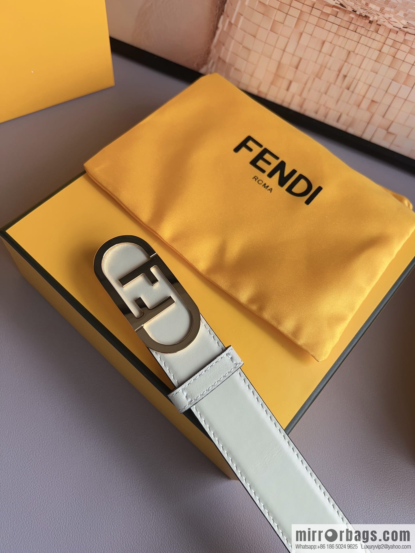 Fendi Fendi, Ladies 3.0cm Corresponds to Logo Metal Buckle Cowhide Belt