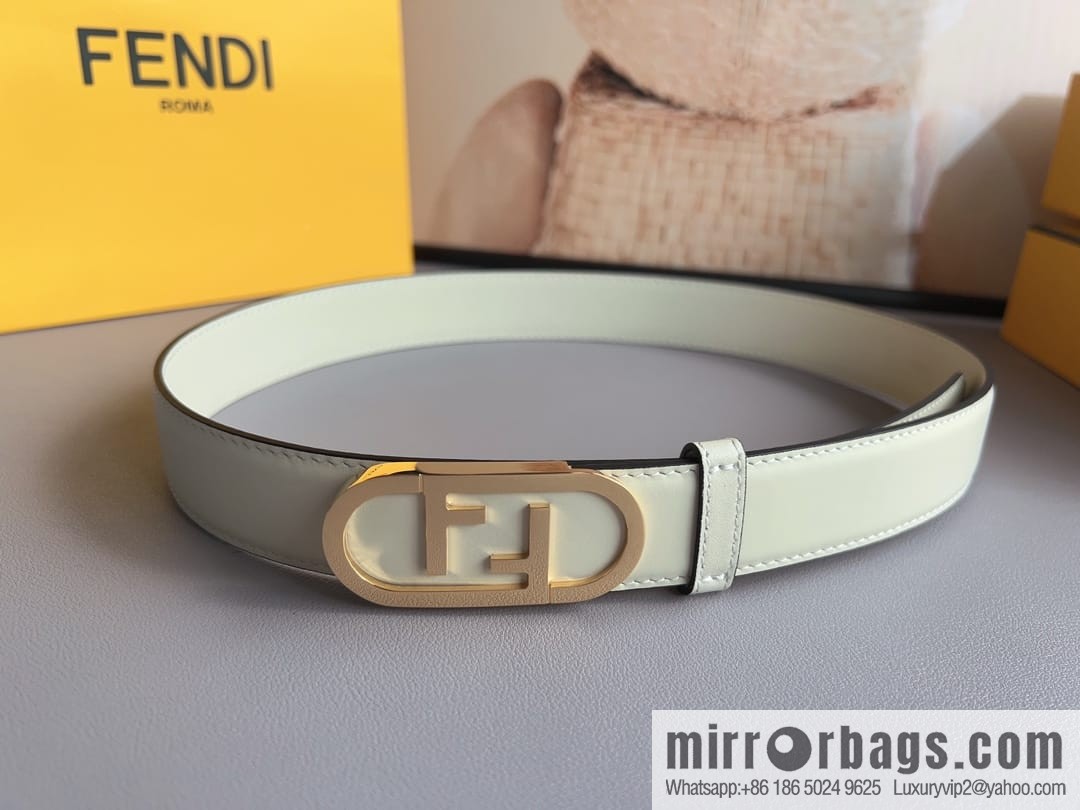 Fendi Fendi, Ladies 3.0cm Corresponds to Logo Metal Buckle Cowhide Belt