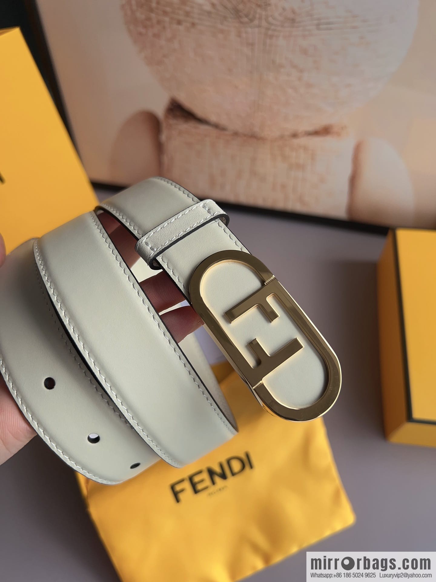 Fendi Fendi, Ladies 3.0cm Corresponds to Logo Metal Buckle Cowhide Belt