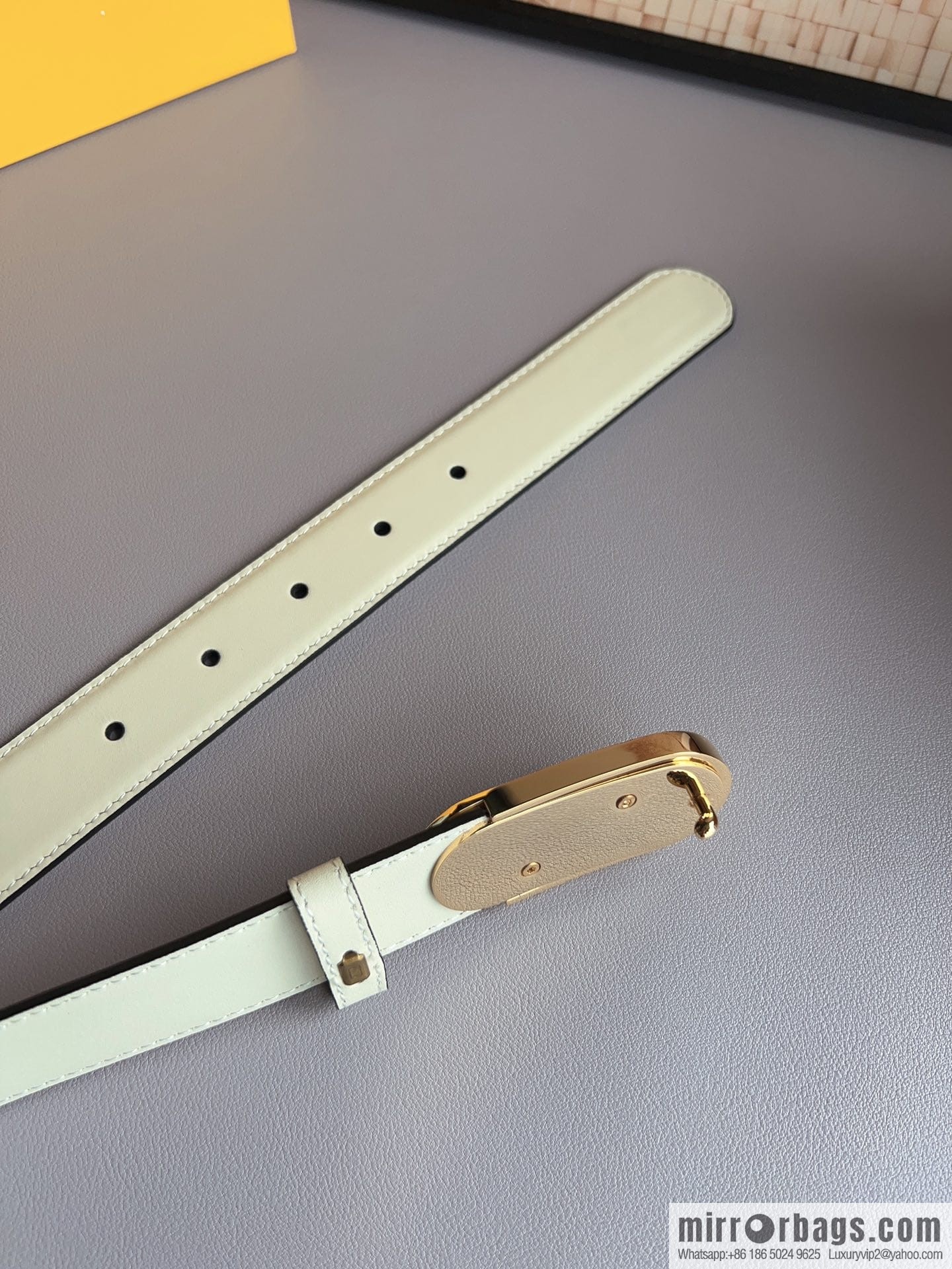 Fendi Fendi, Ladies 3.0cm Corresponds to Logo Metal Buckle Cowhide Belt