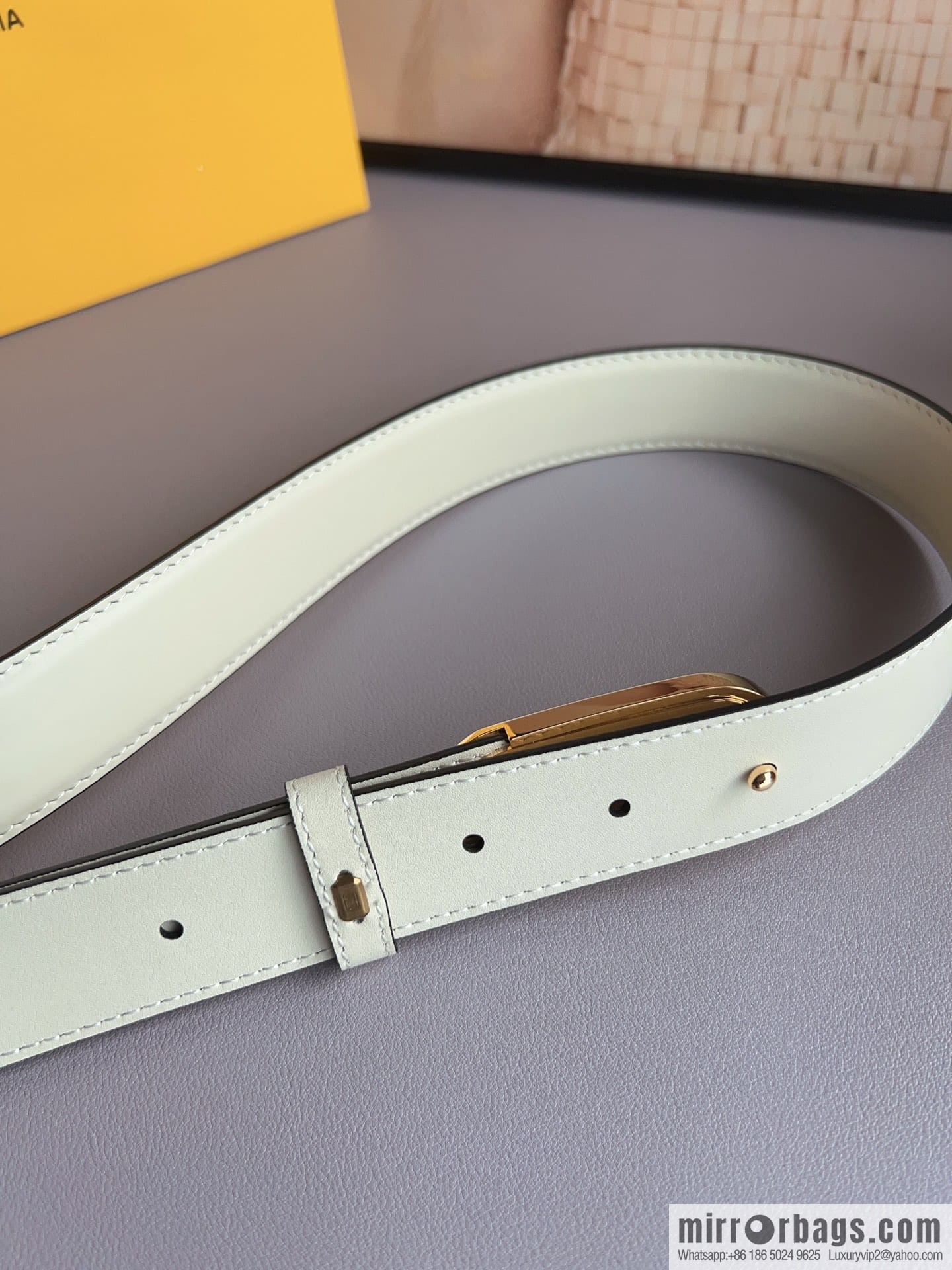 Fendi Fendi, Ladies 3.0cm Corresponds to Logo Metal Buckle Cowhide Belt