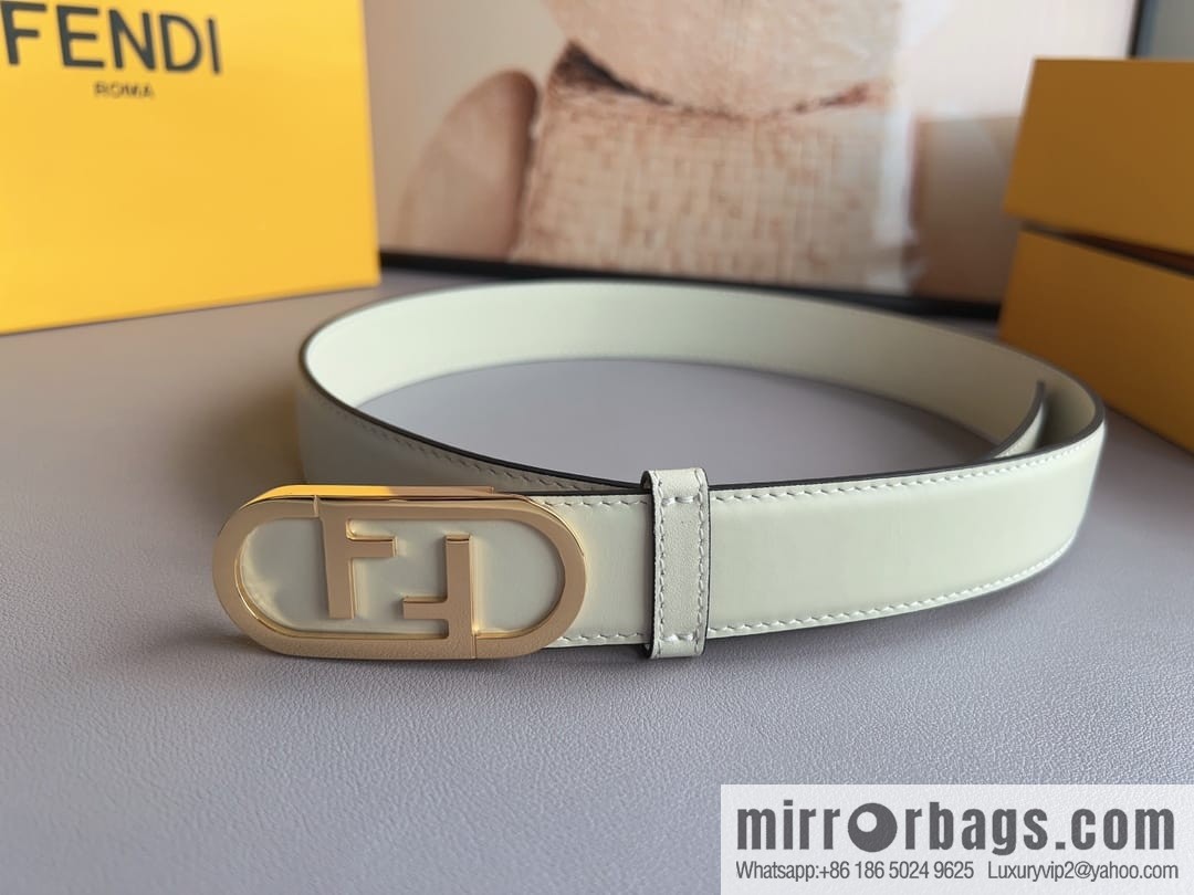 Fendi Fendi, Ladies 3.0cm Corresponds to Logo Metal Buckle Cowhide Belt