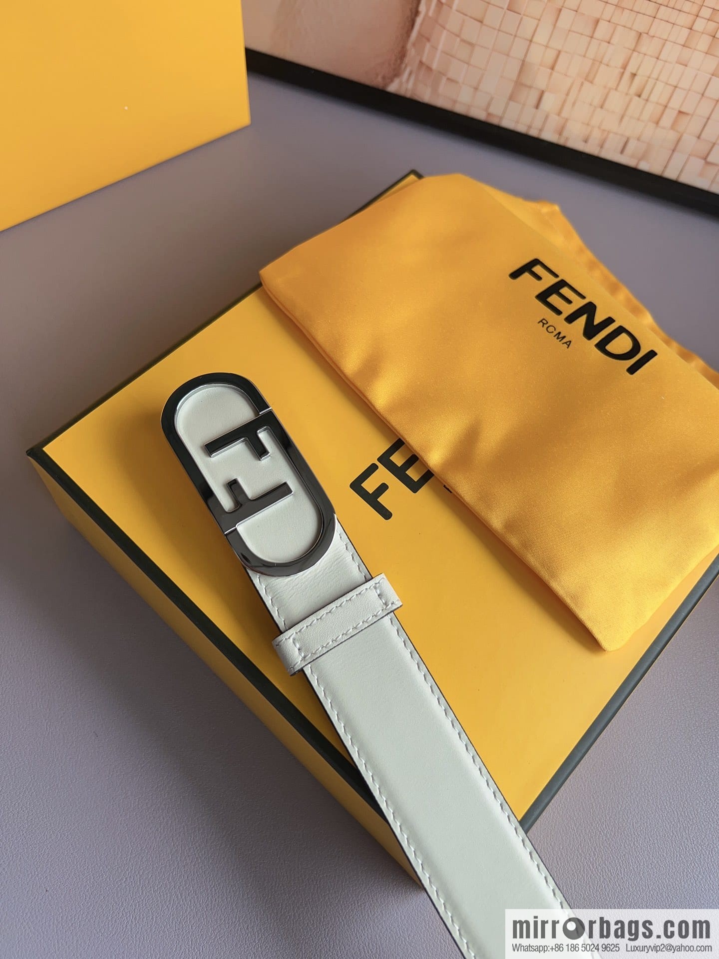 Fendi Fendi, Ladies 3.0cm Corresponds to Logo Metal Buckle Cowhide Belt