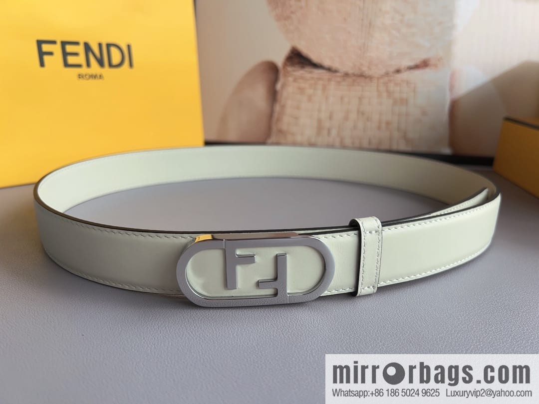 Fendi Fendi, Ladies 3.0cm Corresponds to Logo Metal Buckle Cowhide Belt