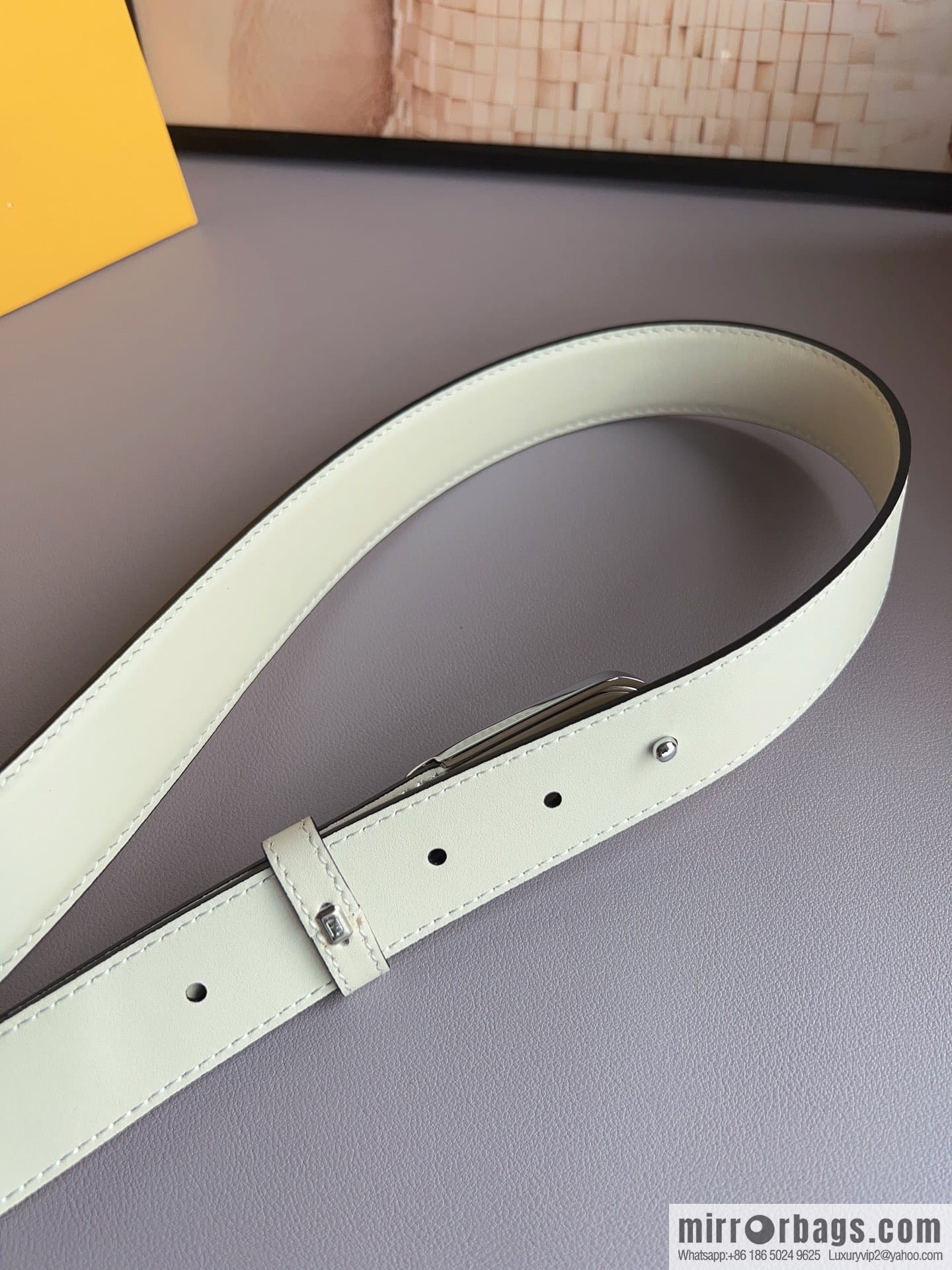 Fendi Fendi, Ladies 3.0cm Corresponds to Logo Metal Buckle Cowhide Belt