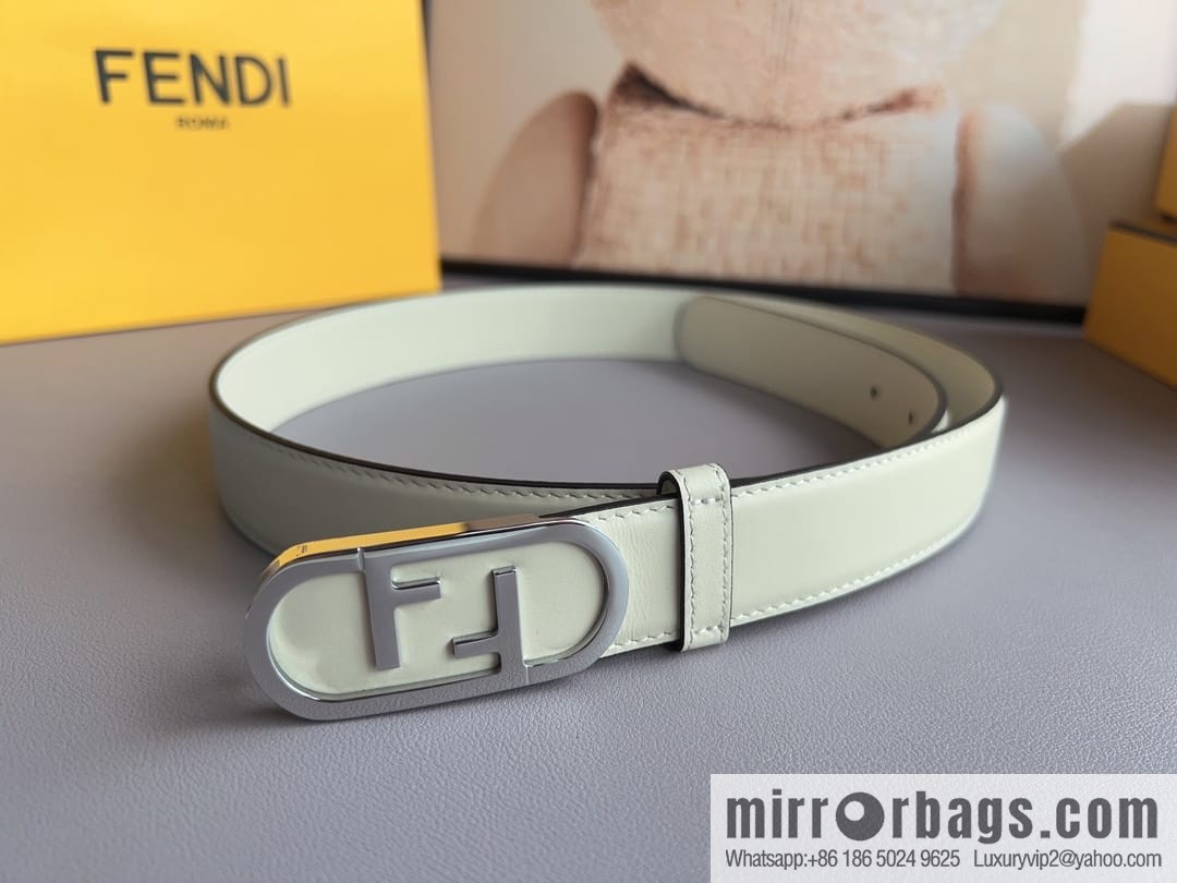 Fendi Fendi, Ladies 3.0cm Corresponds to Logo Metal Buckle Cowhide Belt