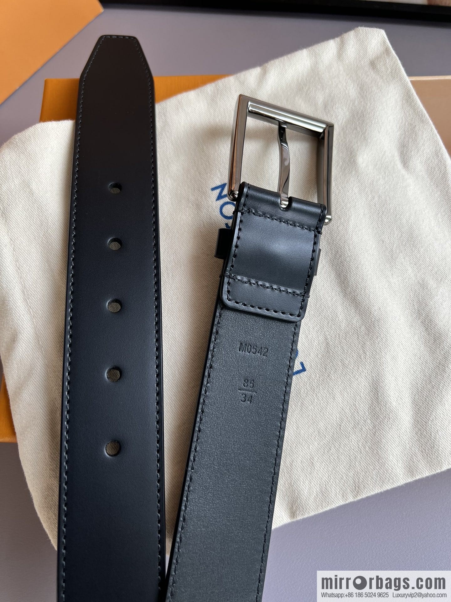LV/Louis Vuitton, Metal Buckle Men's 35mm Vendome Belt