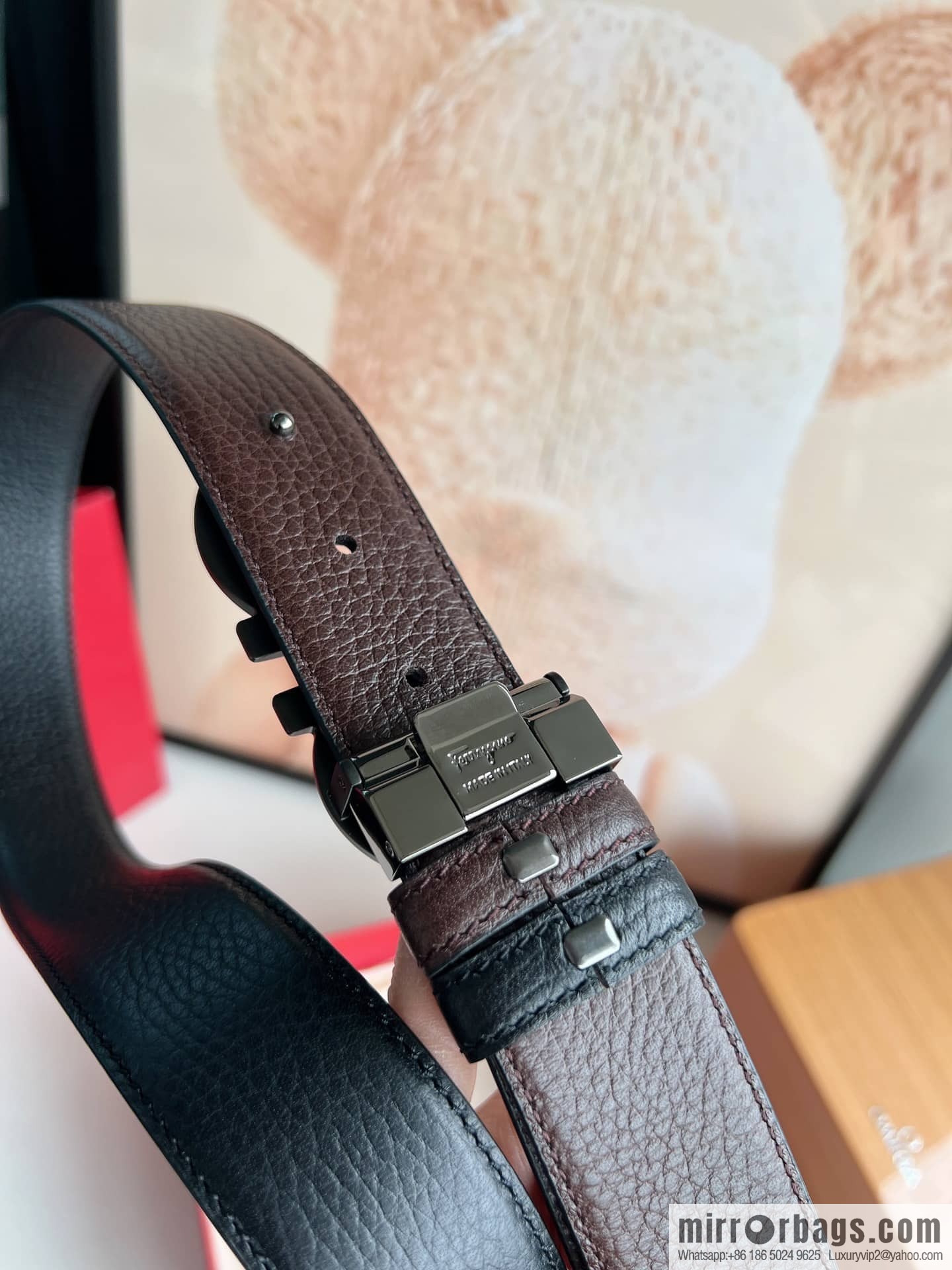 Ferragamo Ferragamo, exquisite figure 8 metal clasp top layer cowhide texture belt 3.5cm