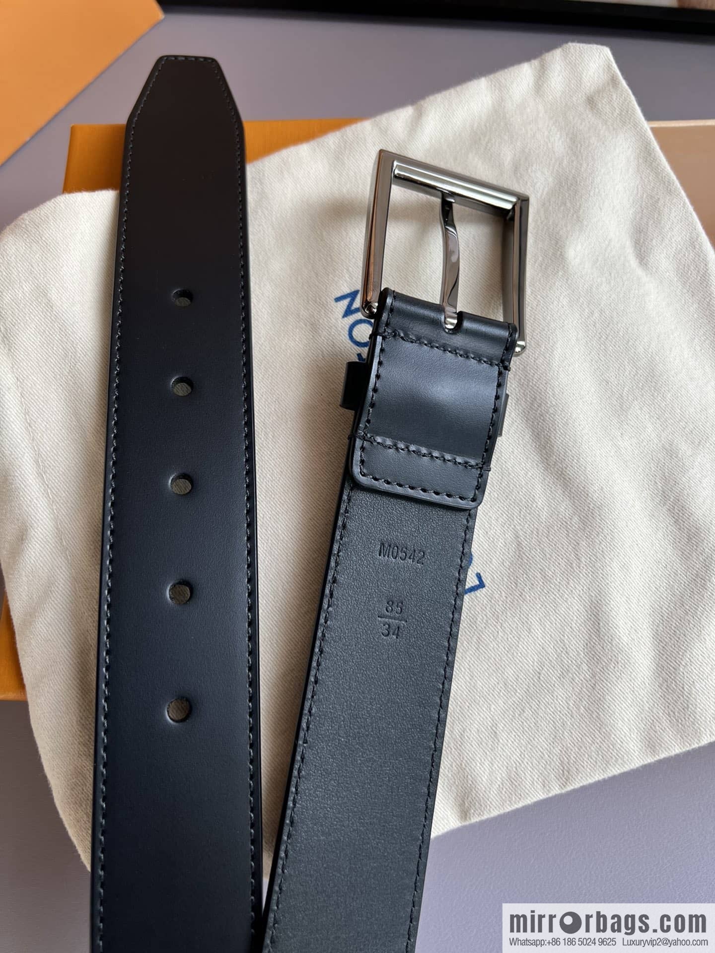 LV/Louis Vuitton, Men's Vendome Belt with Letter Inscription