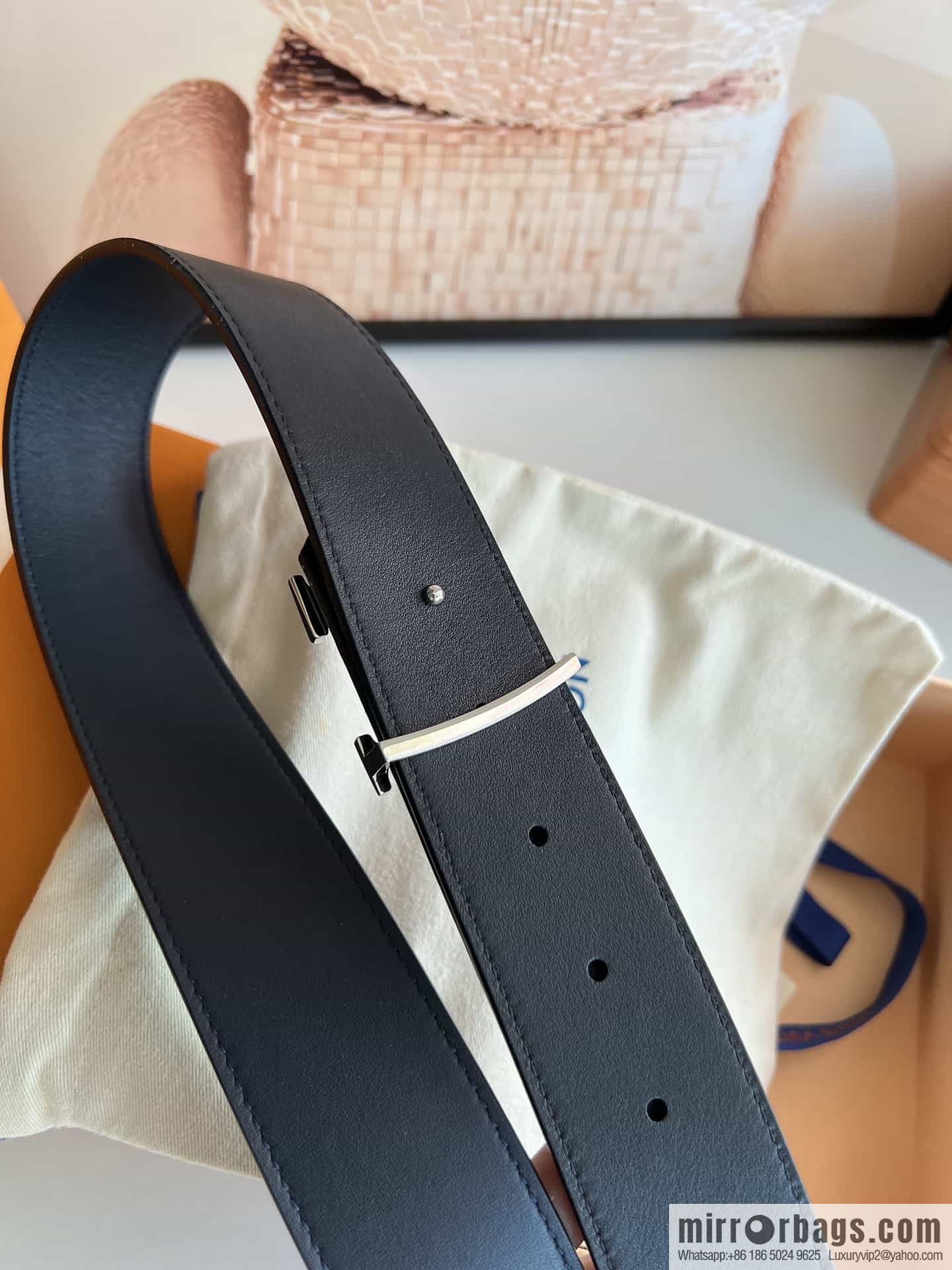LV/Louis Vuitton, letter logo metal imported cowhide double-sided men's belt 40mm