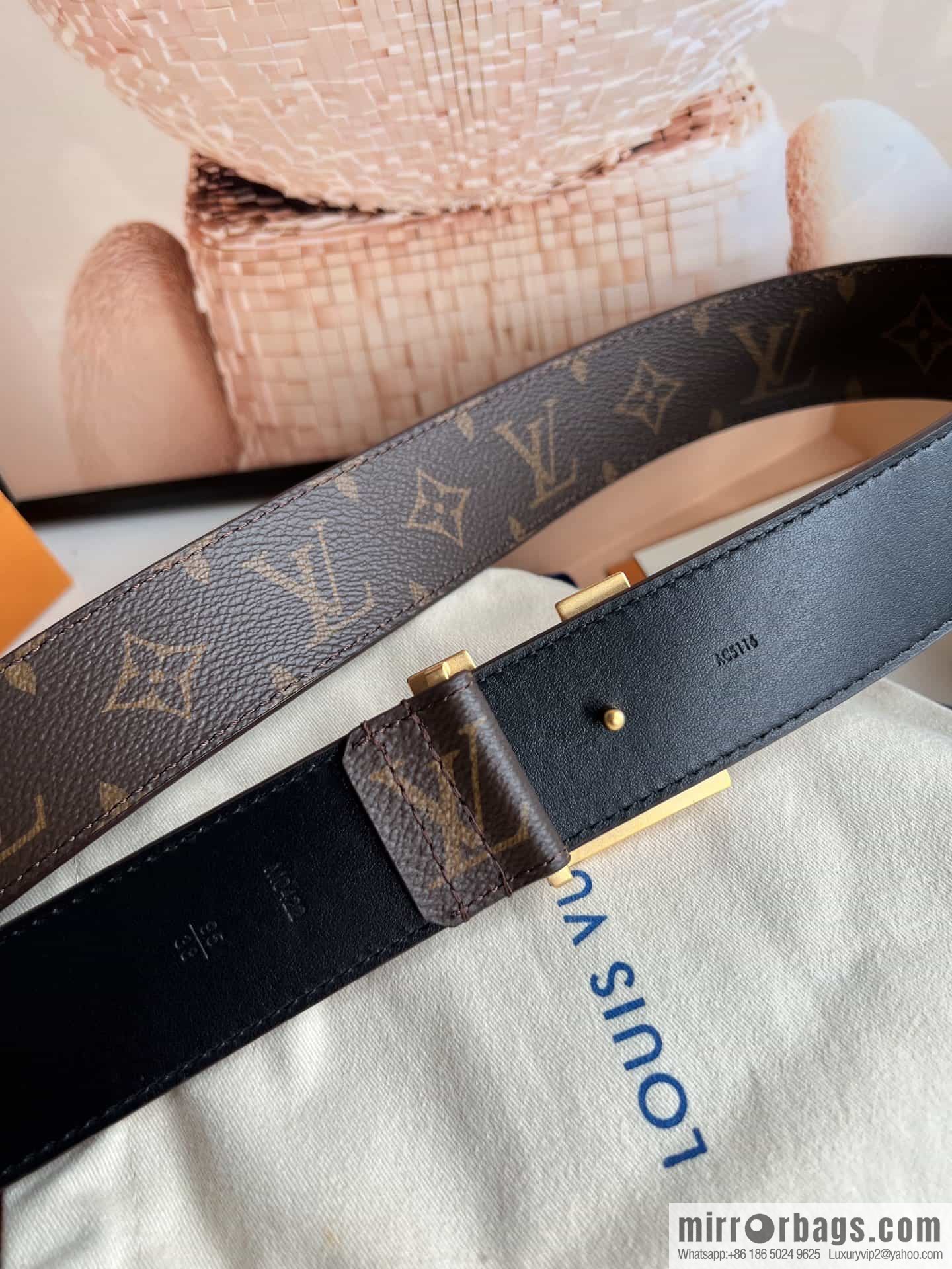 LV Louis Vuitton PYRAMIDE 40mm belt