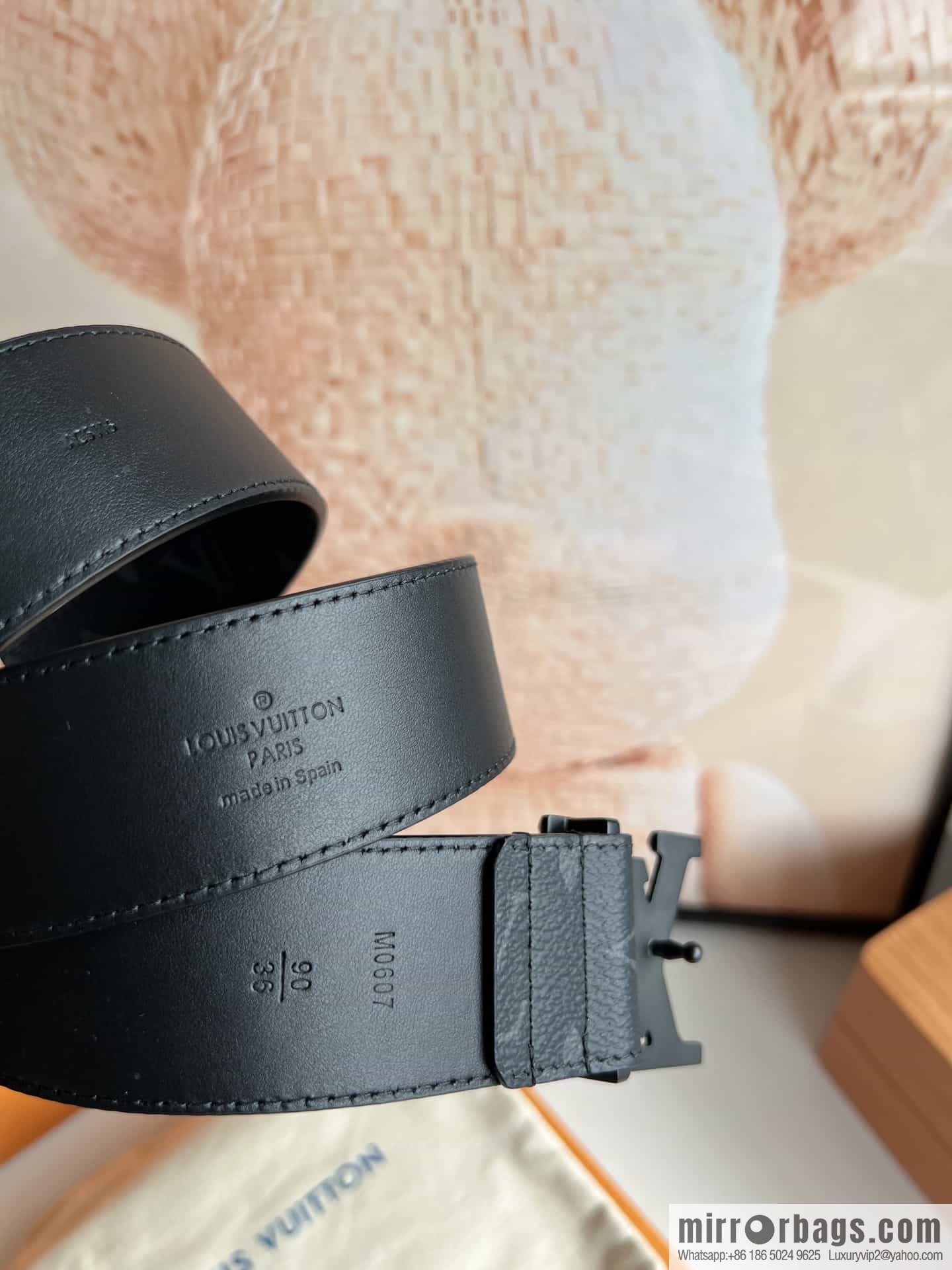 LV Louis Vuitton PYRAMIDE 40mm belt