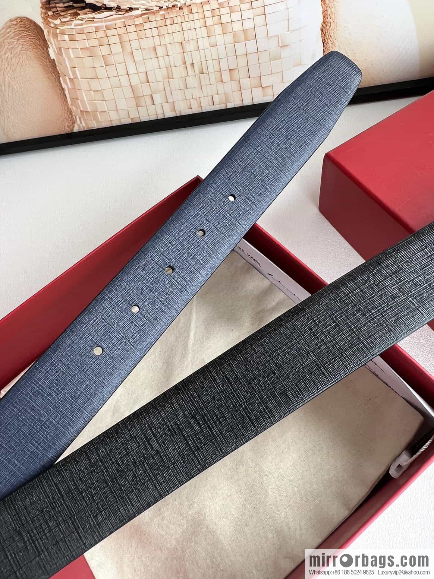 Ferragamo Ferragamo, Double Sided Cowhide Blue/Black Leather Men's 3.5cm Belt