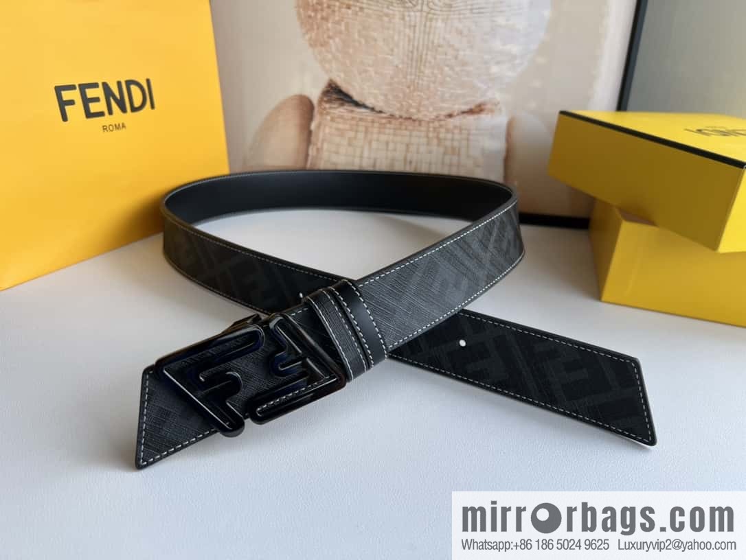 Fendi's latest extraordinary creative gradual change printing double FF cowhide belt