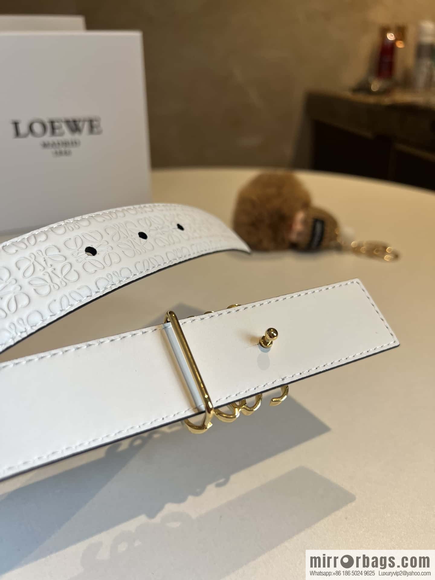 LOEWE logo spider buckle, cowhide embossed 3.2cm women's belt