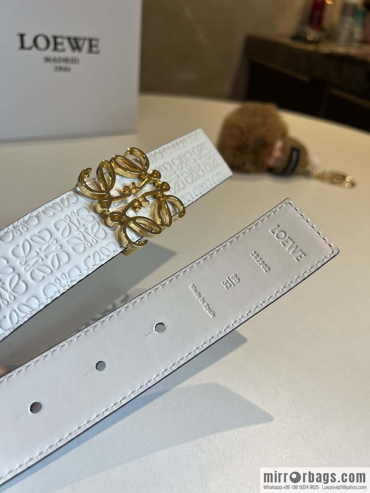 LOEWE logo spider buckle, cowhide embossed 3.2cm women's belt