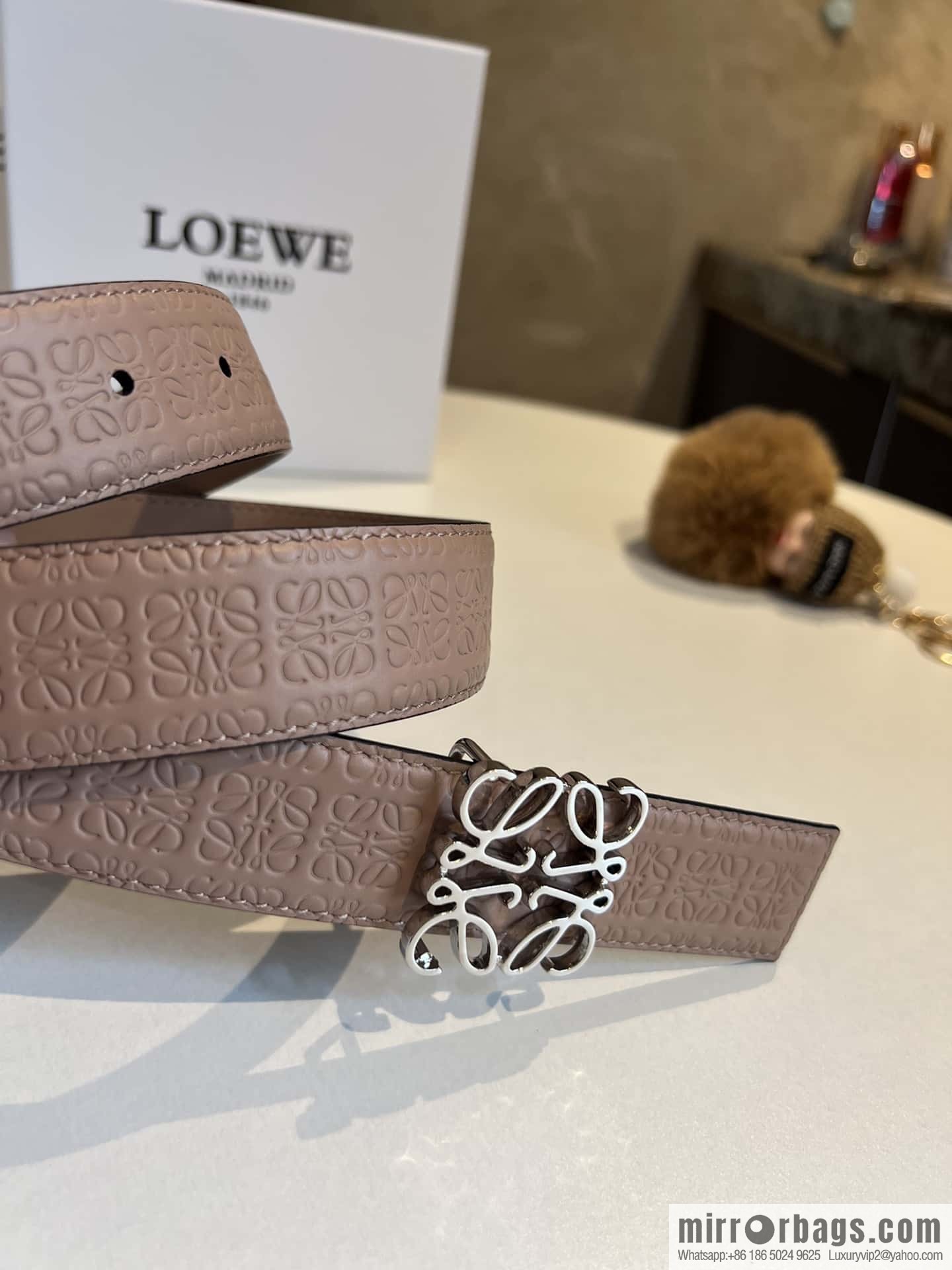 LOEWE logo spider buckle, cowhide embossed 3.2cm women's belt