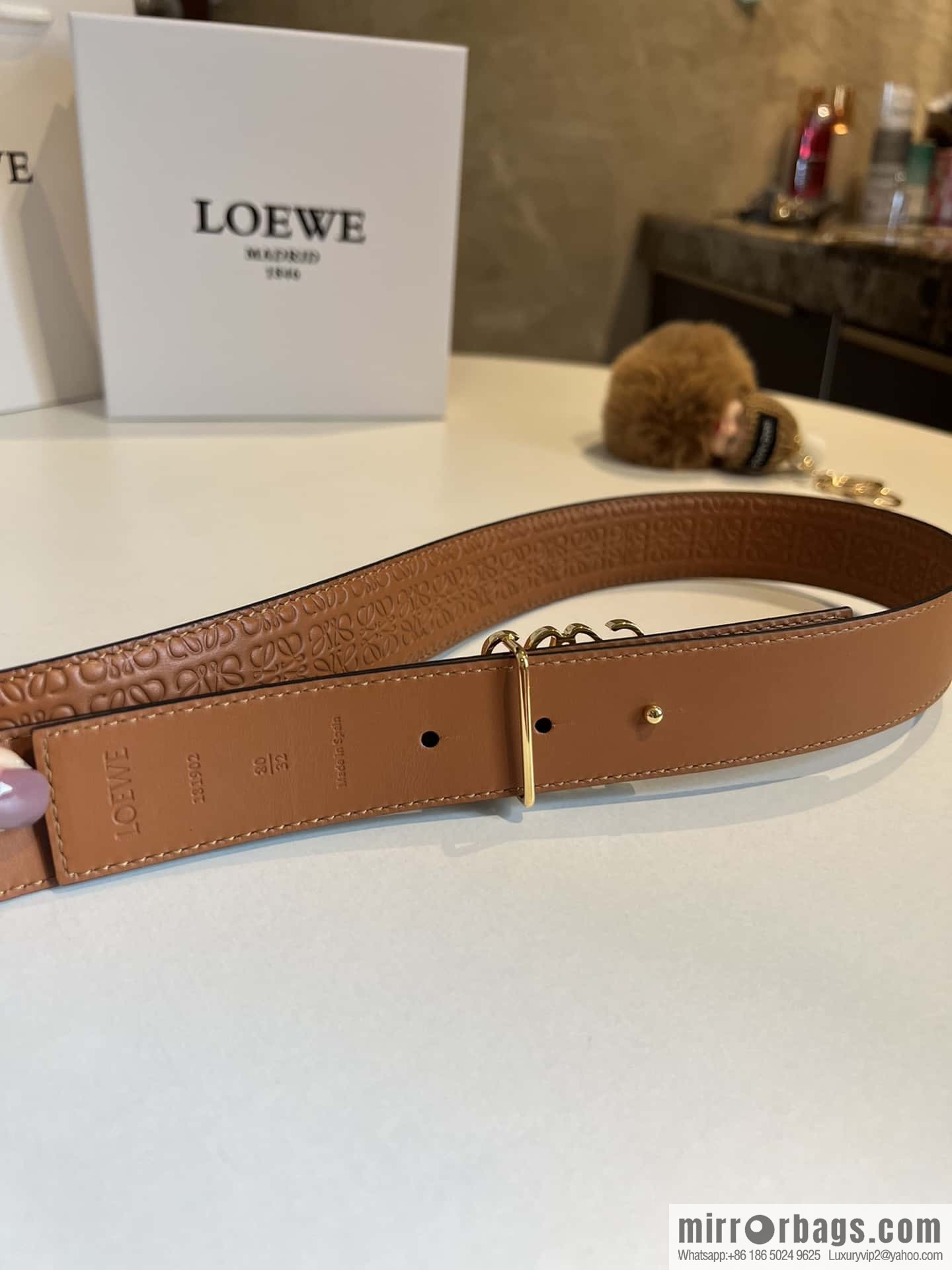 LOEWE logo spider buckle, cowhide embossed 3.2cm women's belt