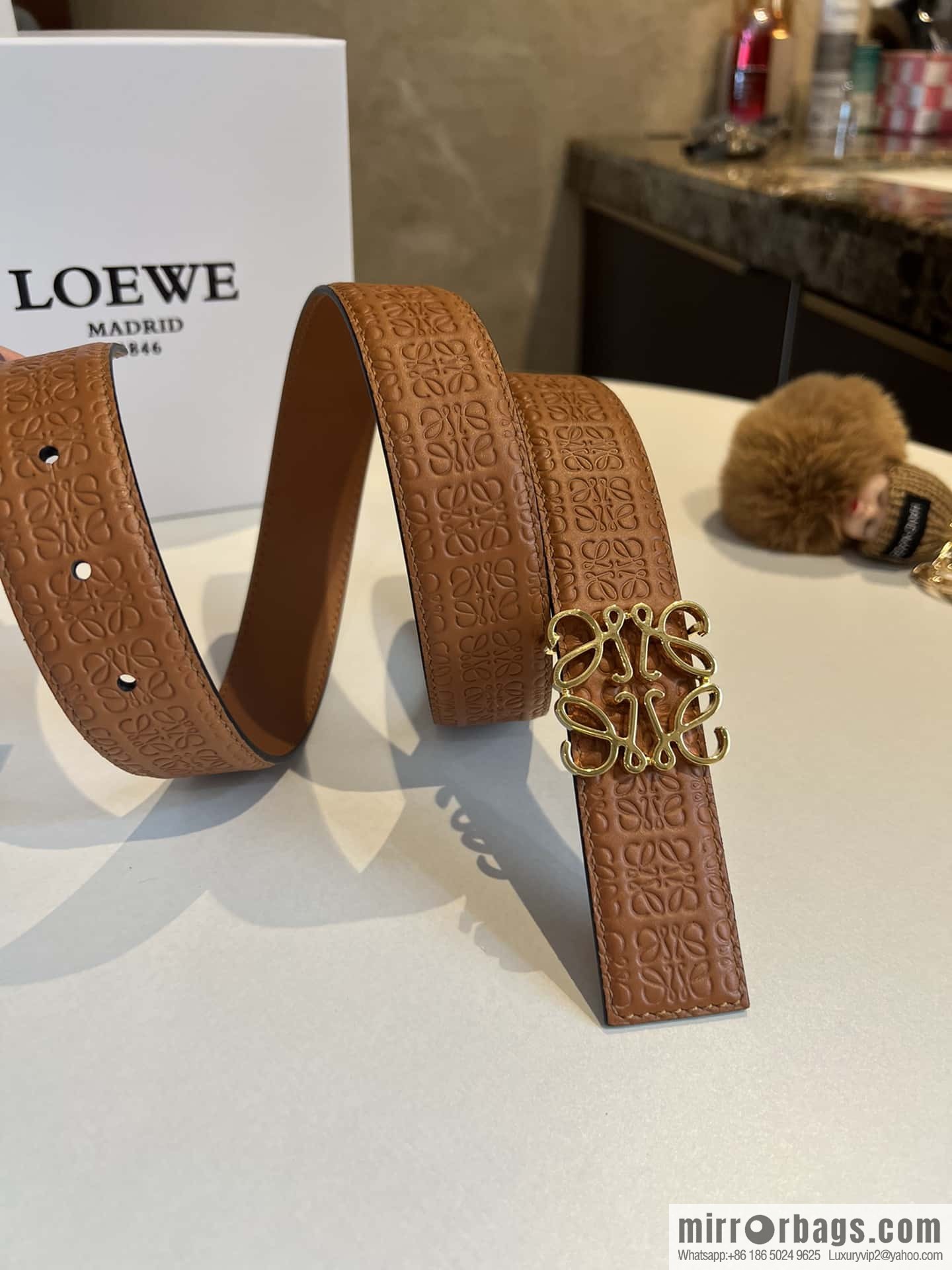 LOEWE logo spider buckle, cowhide embossed 3.2cm women's belt