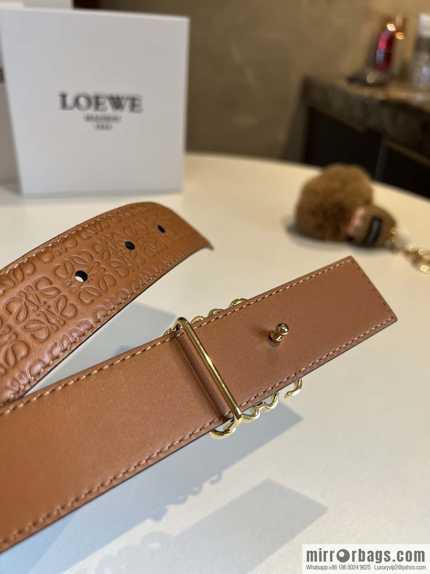 LOEWE logo spider buckle, cowhide embossed 3.2cm women's belt