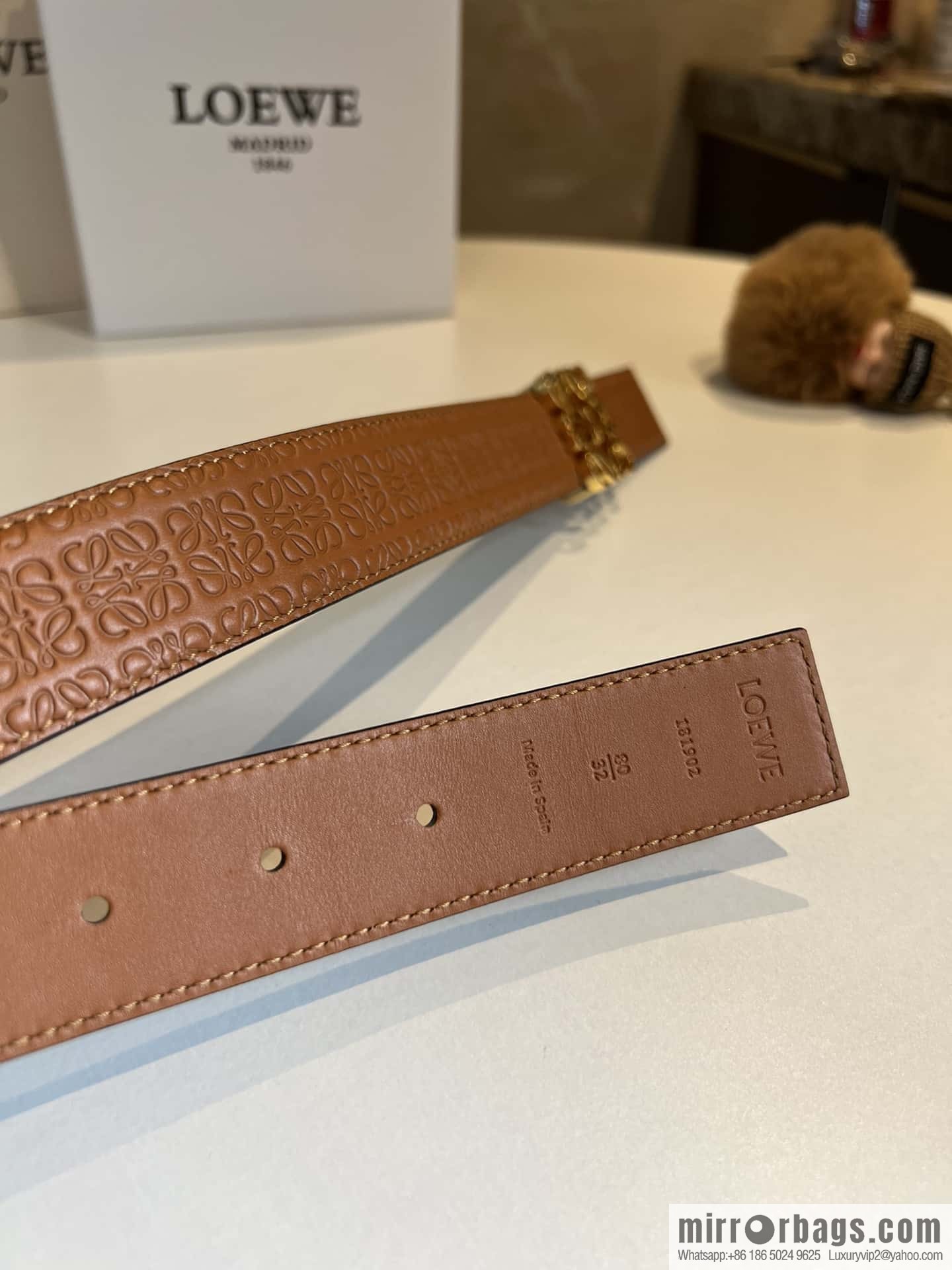 LOEWE logo spider buckle, cowhide embossed 3.2cm women's belt