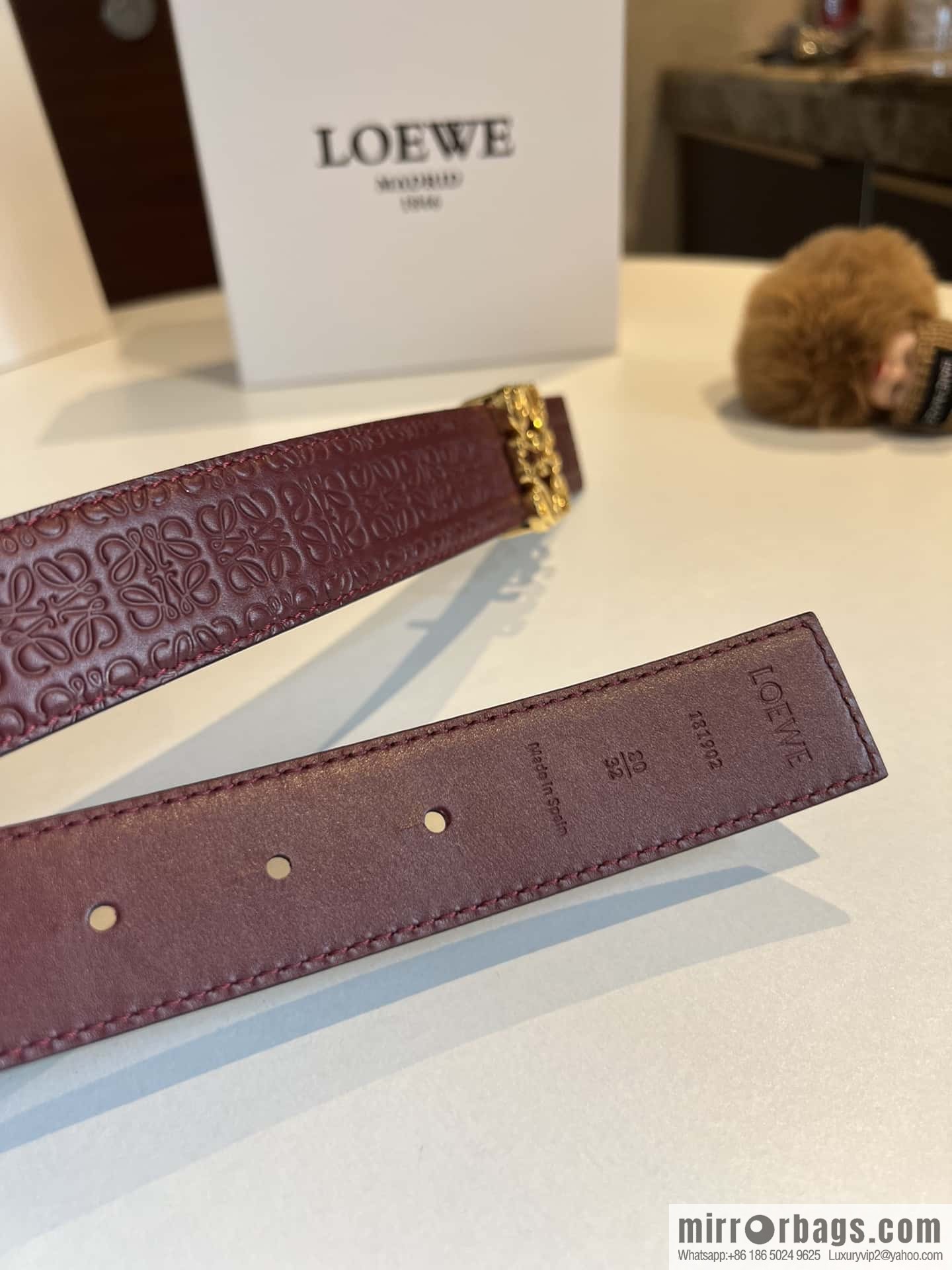 LOEWE logo spider buckle, cowhide embossed 3.2cm women's belt