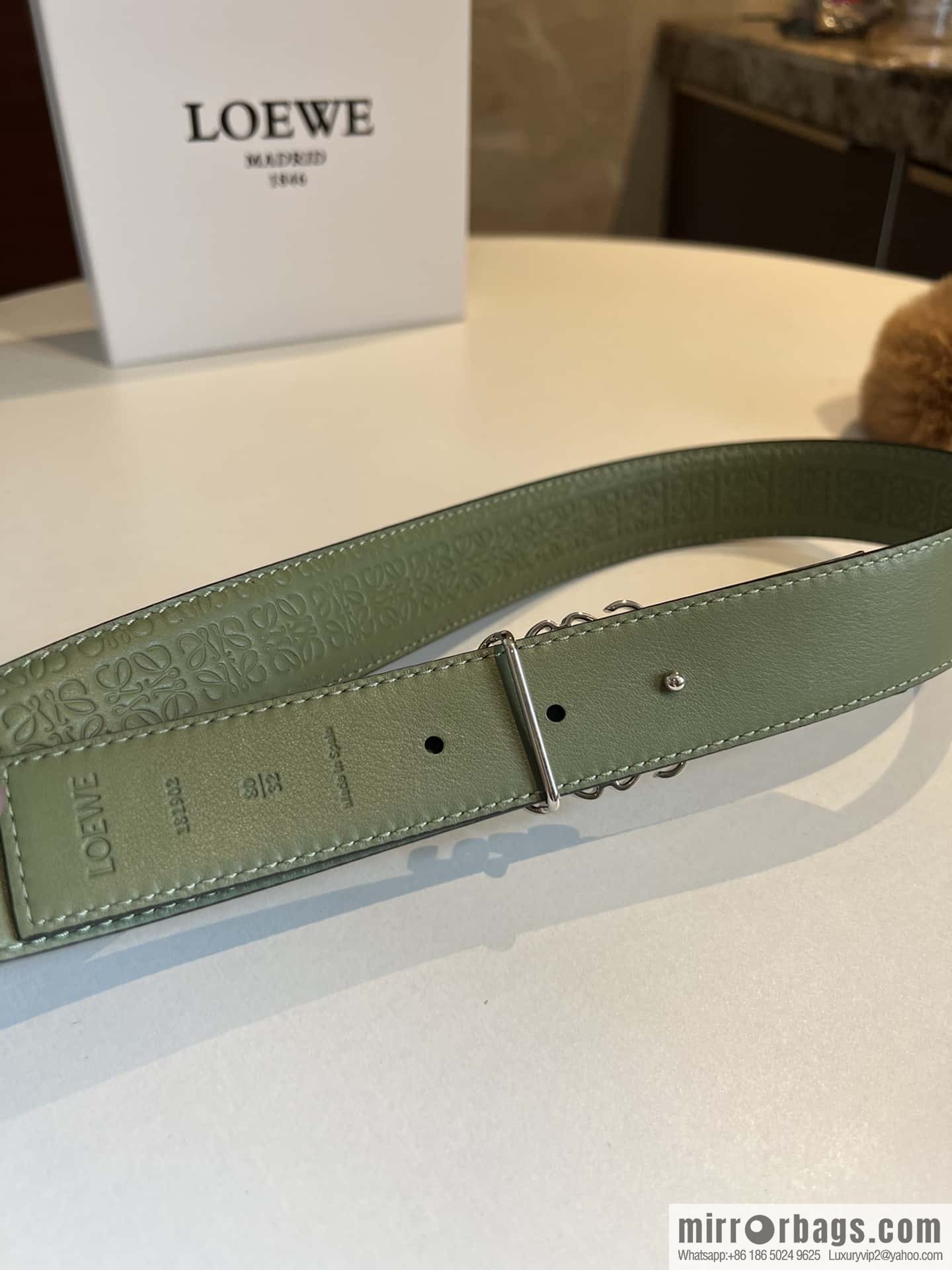 LOEWE logo spider buckle, cowhide embossed 3.2cm women's belt