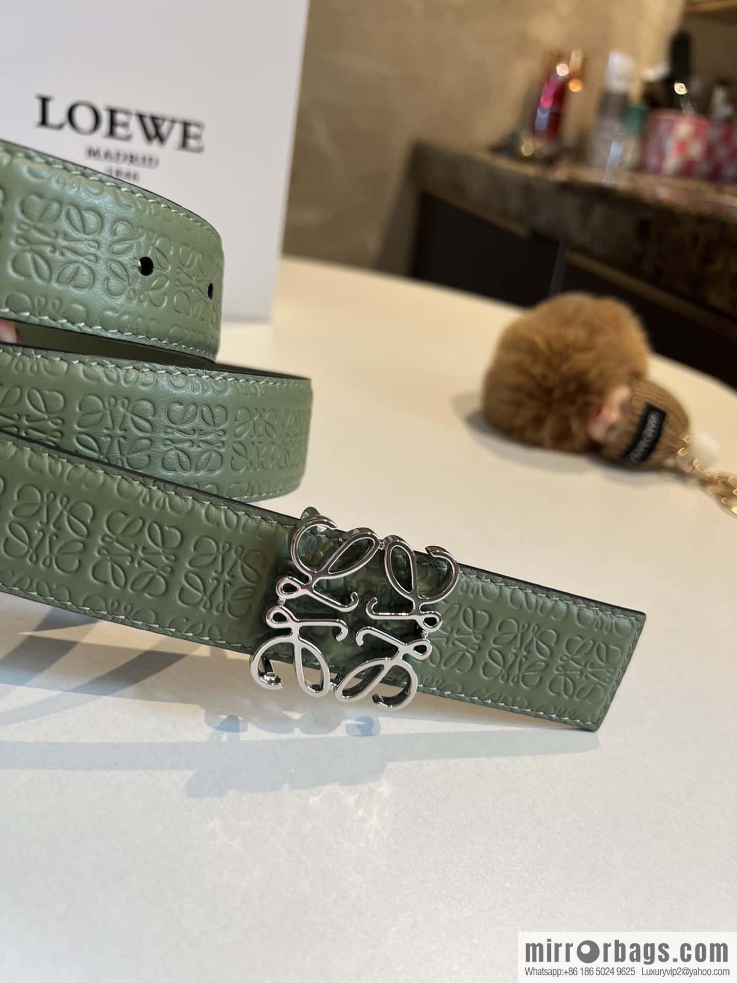 LOEWE logo spider buckle, cowhide embossed 3.2cm women's belt