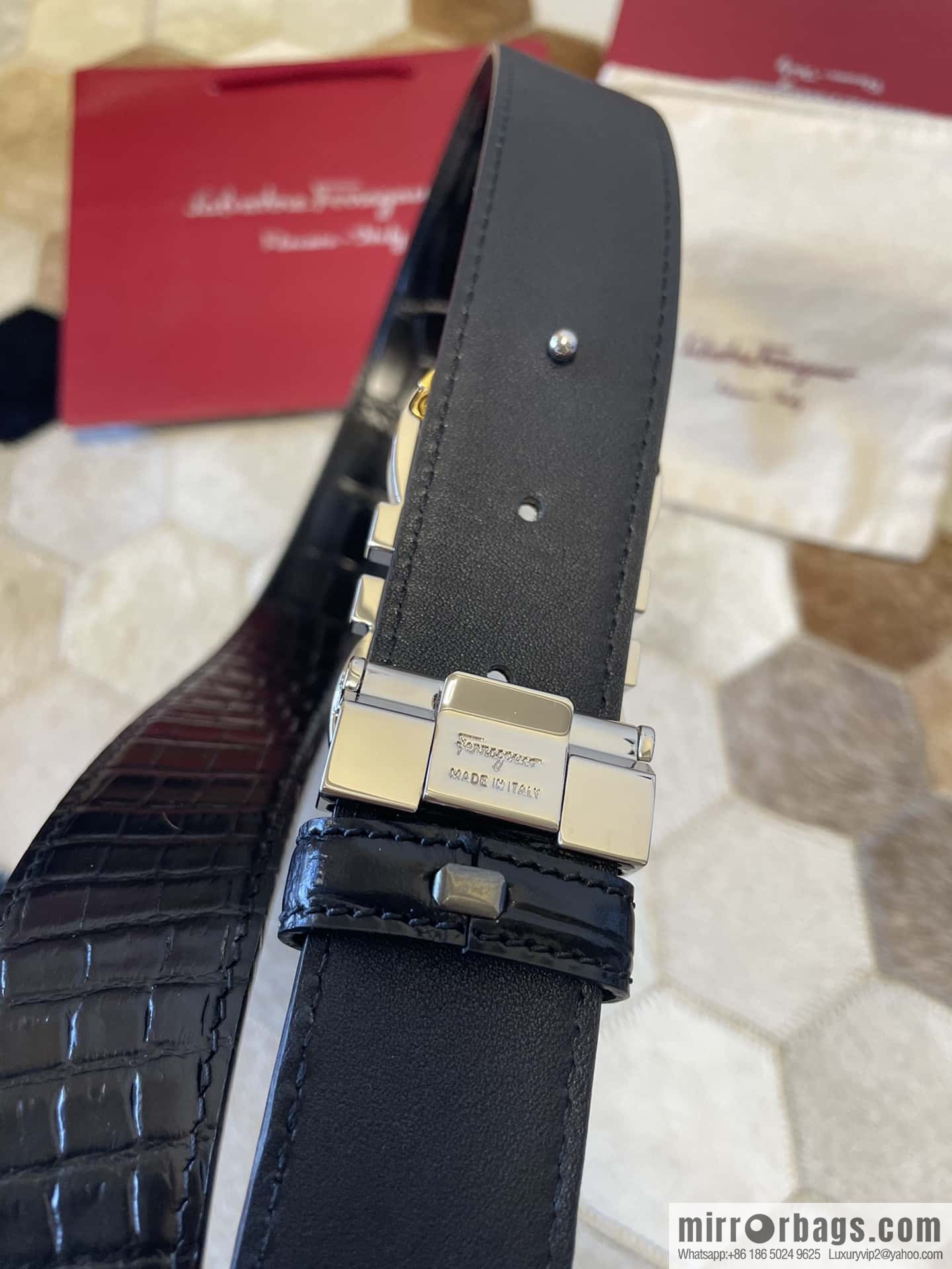 Ferragamo Gancio Double Circle Intertone Edge Metal Clip Buckle, Crocodile Belt 3.5cm