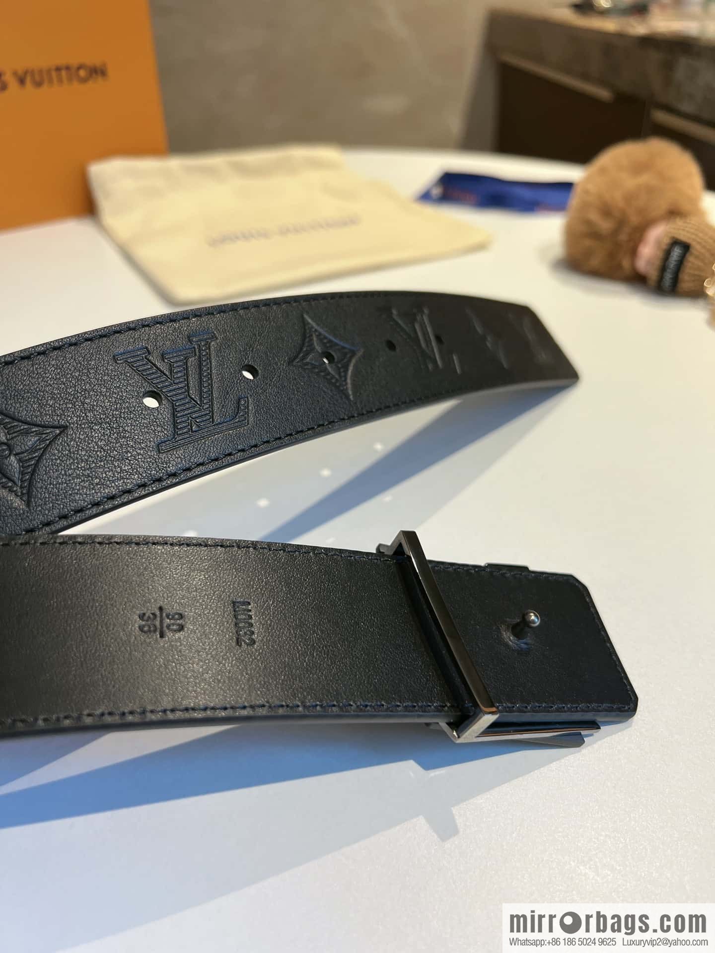 LV/Louis Vuitton LV Shake 40 mm Double Sided Belt
