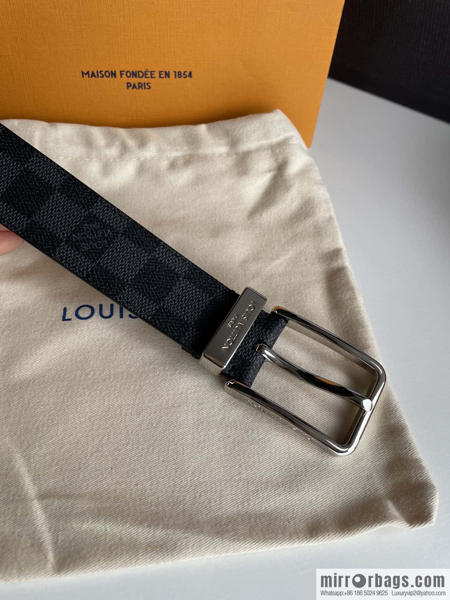 LV 35mm wide calfskin belt