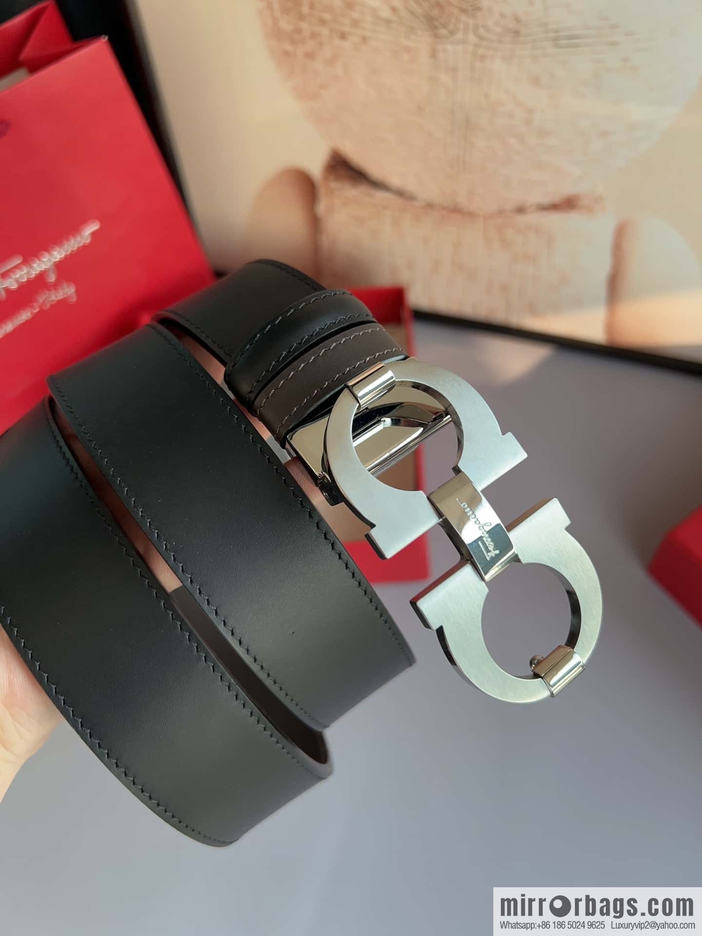 Ferragamo Ferragamo, stainless steel figure 8 metal clasp 3.5cm cowhide belt