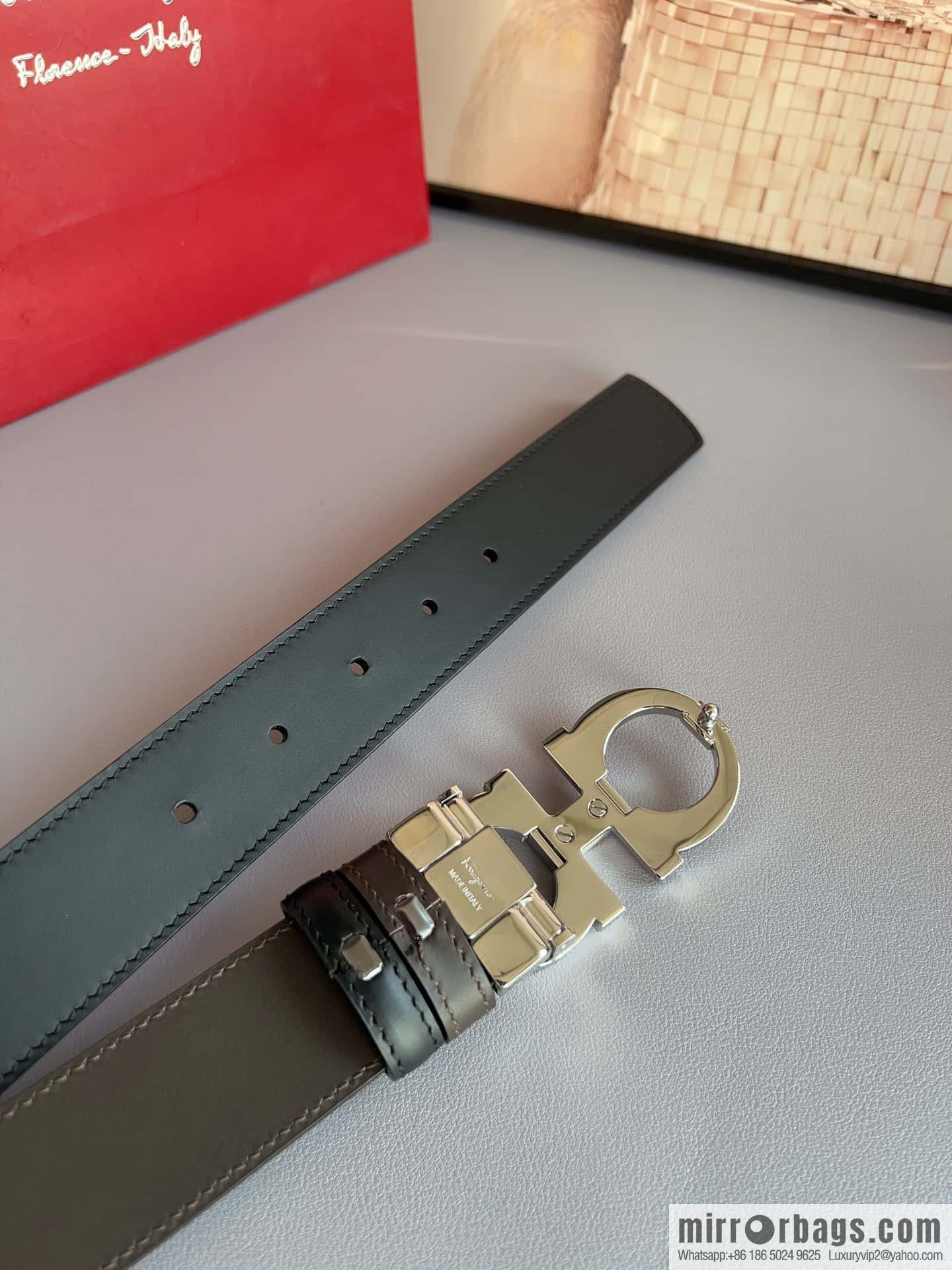 Ferragamo Ferragamo, stainless steel figure 8 metal clasp 3.5cm cowhide belt