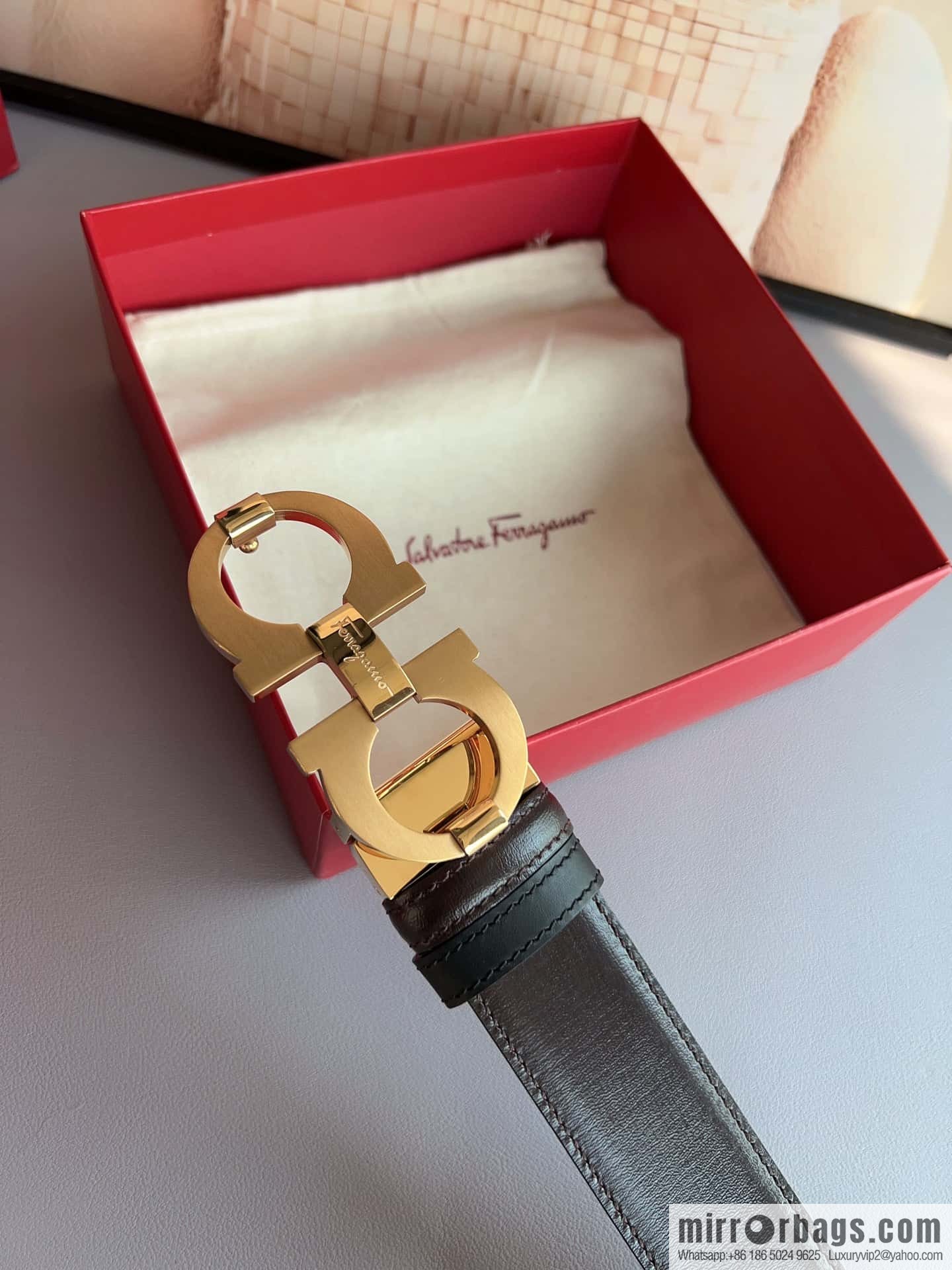 Ferragamo Ferragamo, stainless steel figure 8 metal clasp 3.5cm cowhide belt