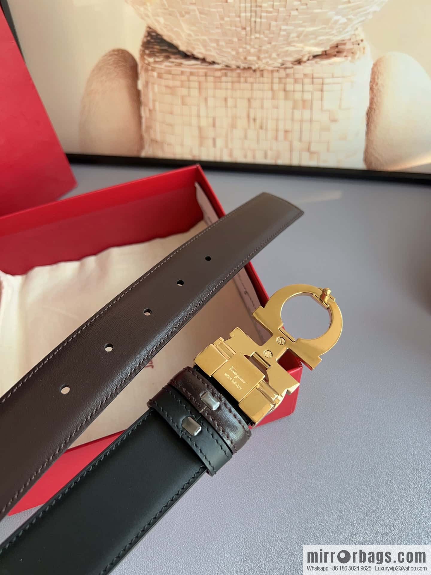Ferragamo Ferragamo, stainless steel figure 8 metal clasp 3.5cm cowhide belt