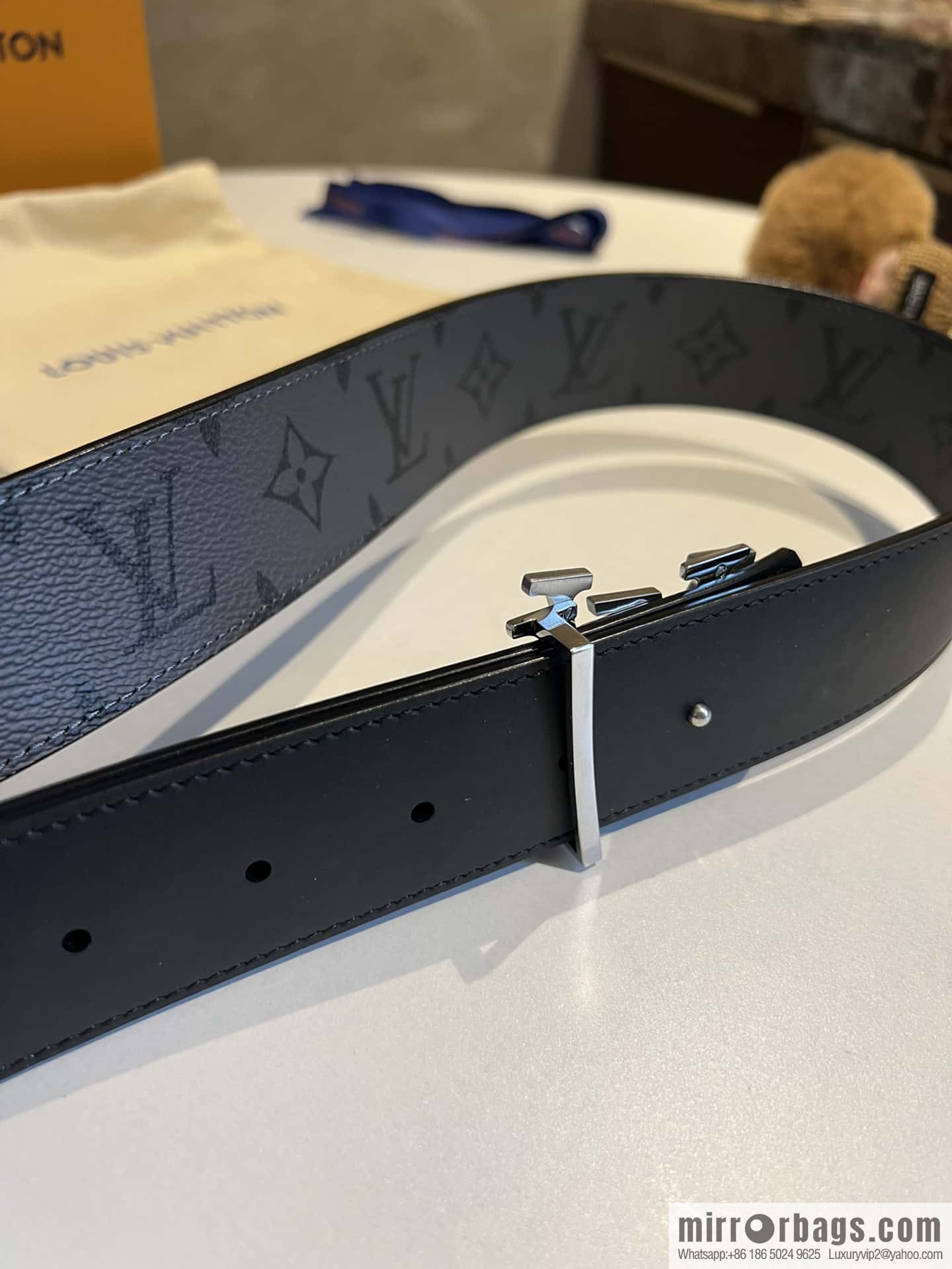 LV Shake 40 mm Double Sided Belt