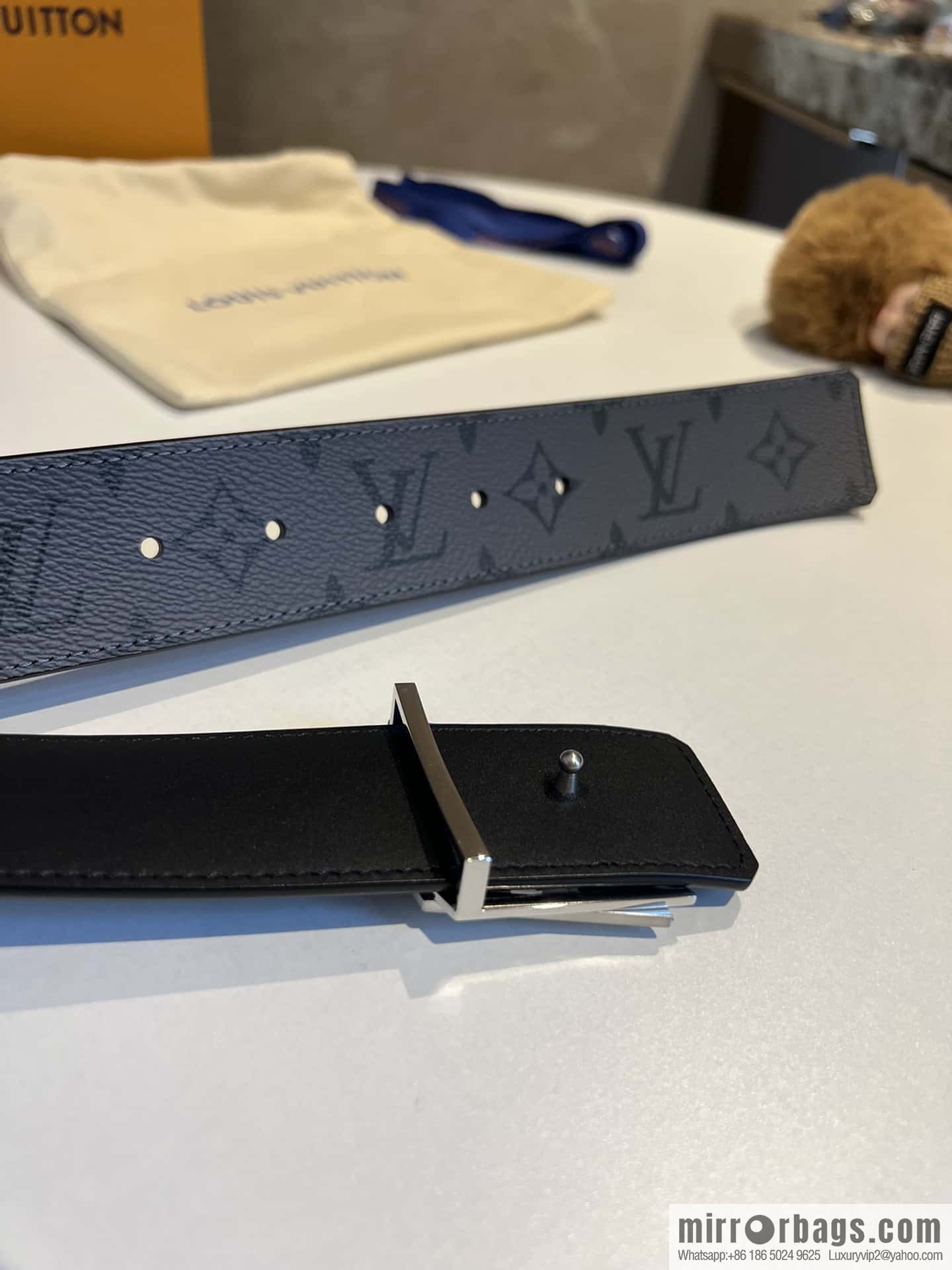 LV Shake 40 mm Double Sided Belt